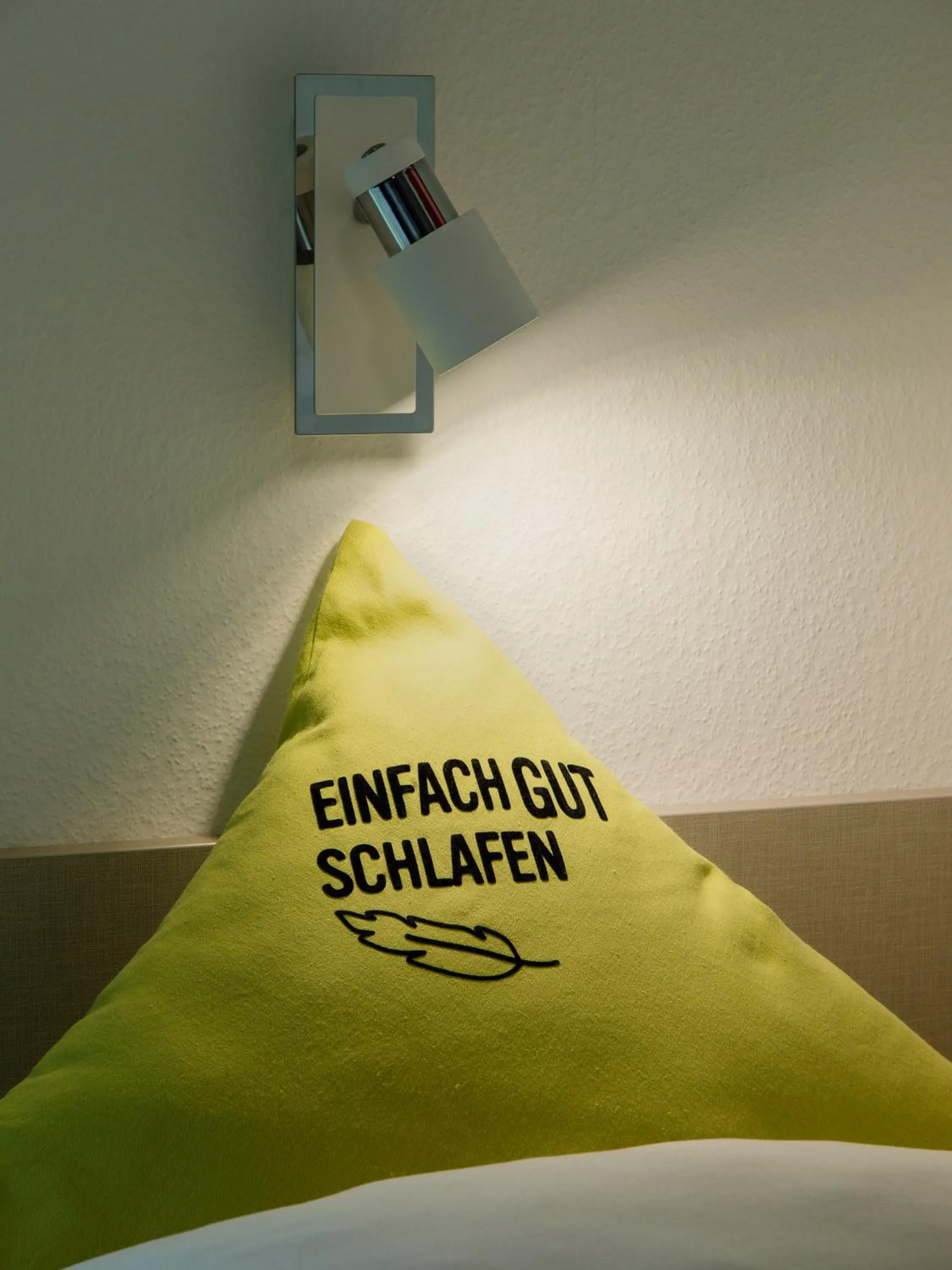 Decorative detail, Bed in Smart Motel