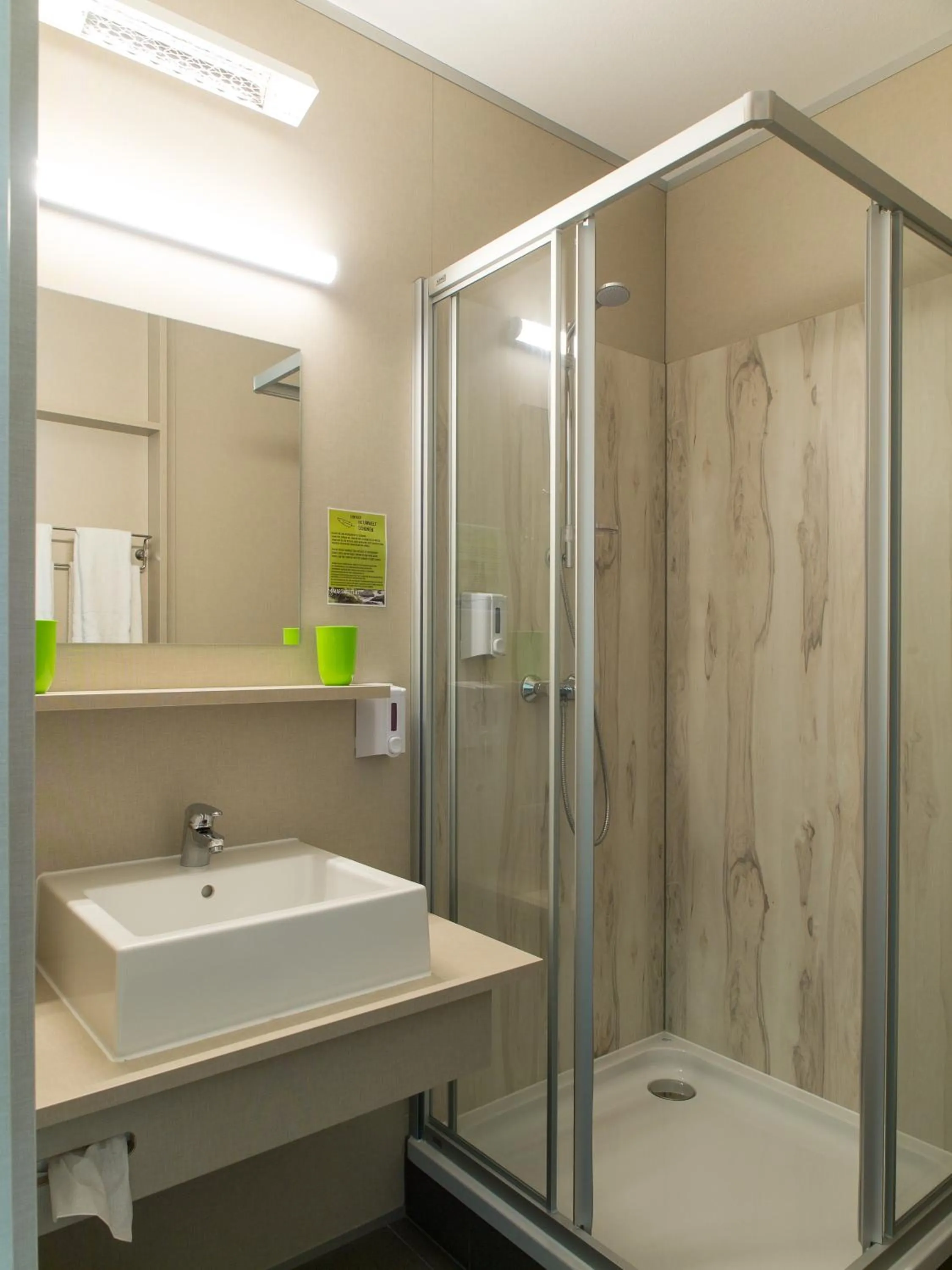 Bathroom in Smart Motel