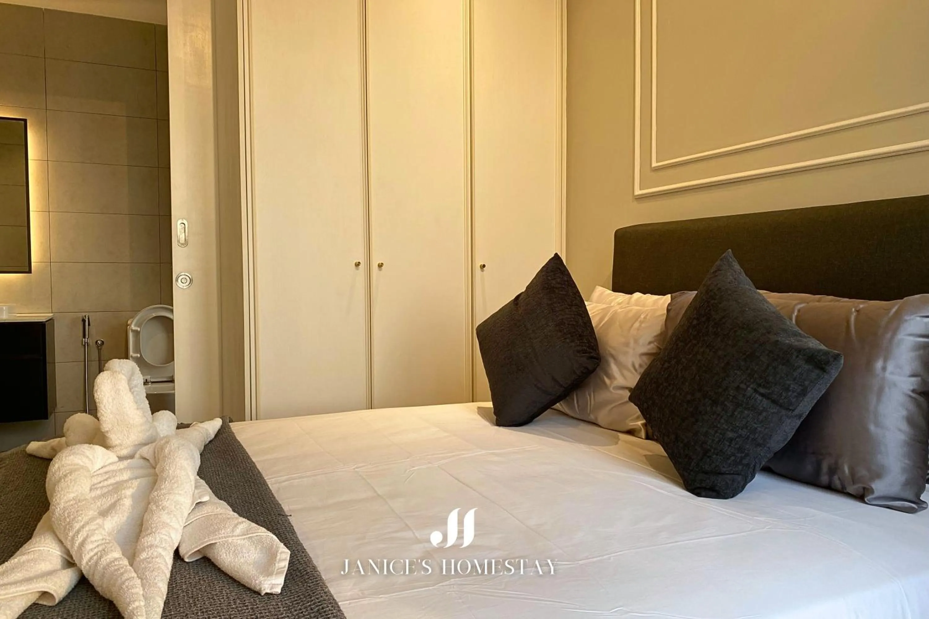 Bedroom, Bed in Axon Residences Bukit Bintang by Janice's Homestay