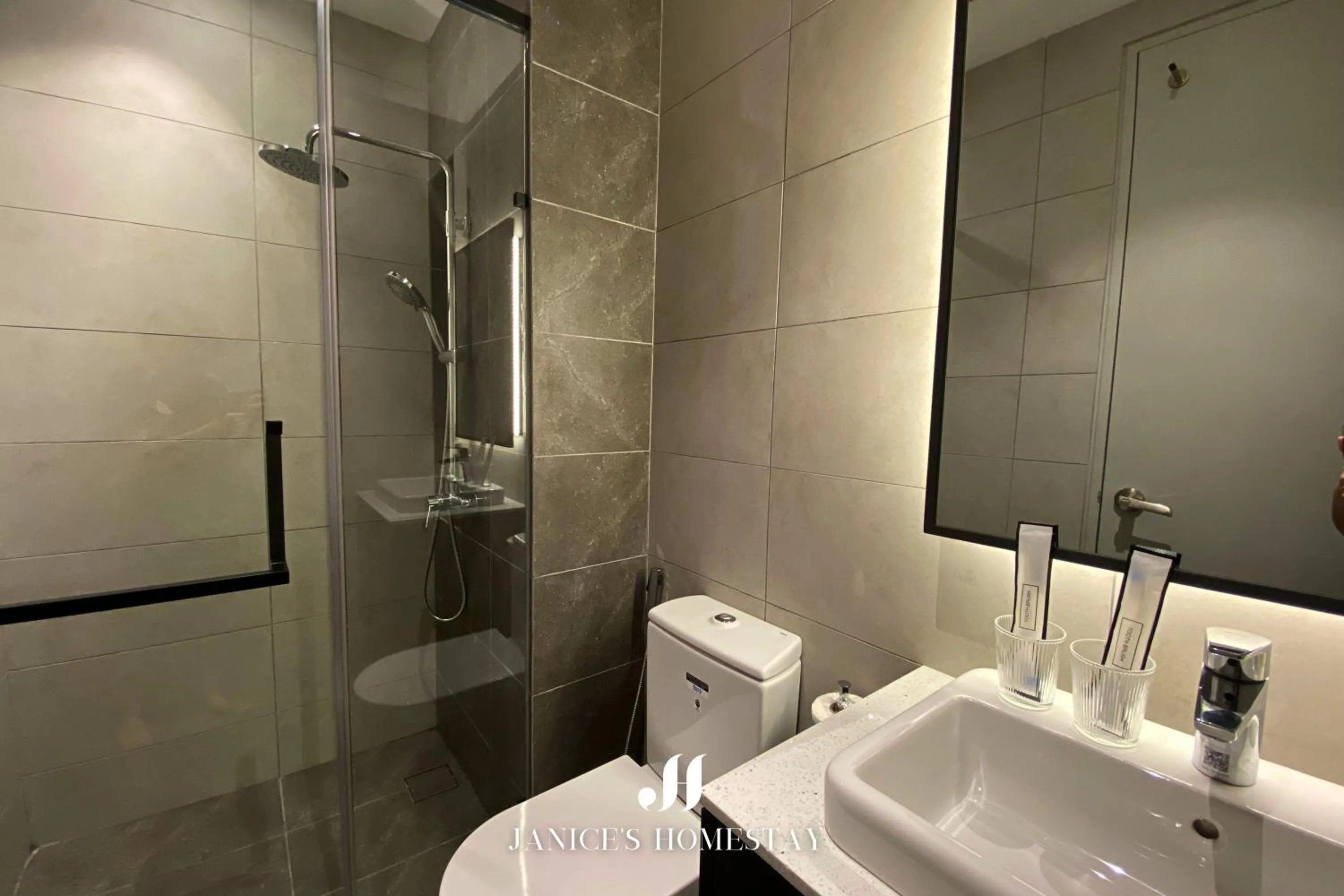 Shower in Axon Residences Bukit Bintang by Janice's Homestay