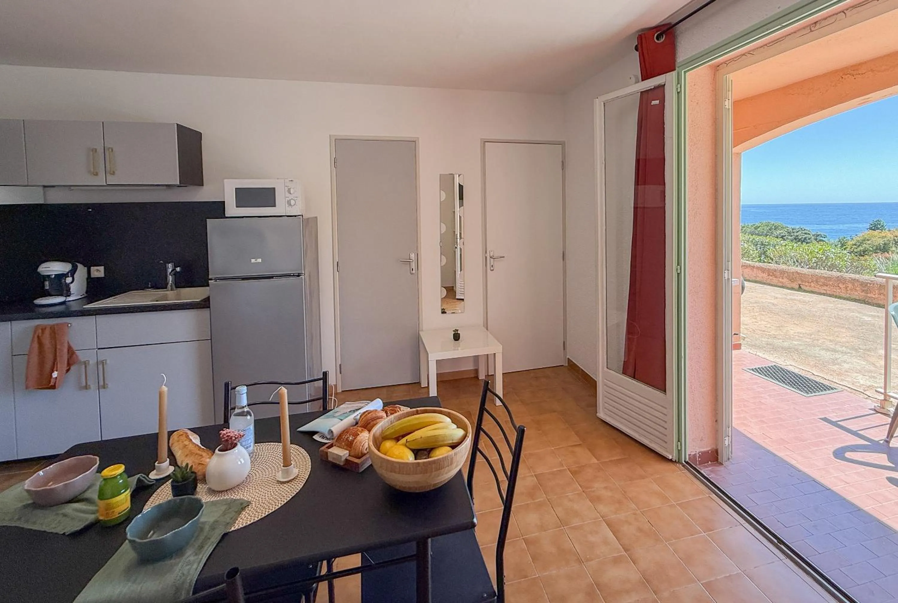 Dining area in Résidence le Télémaque