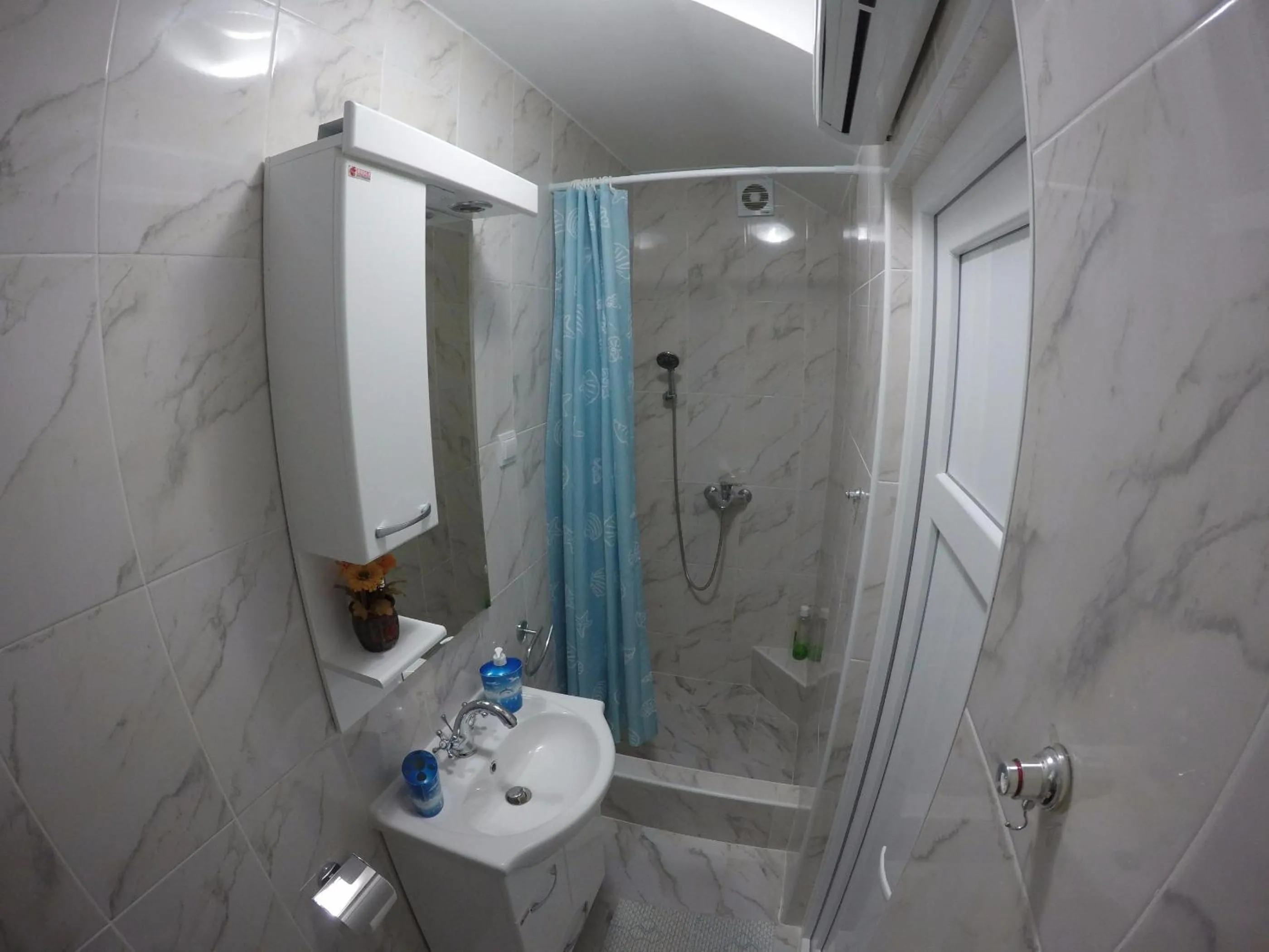 Shower in Apartments Krivokapic