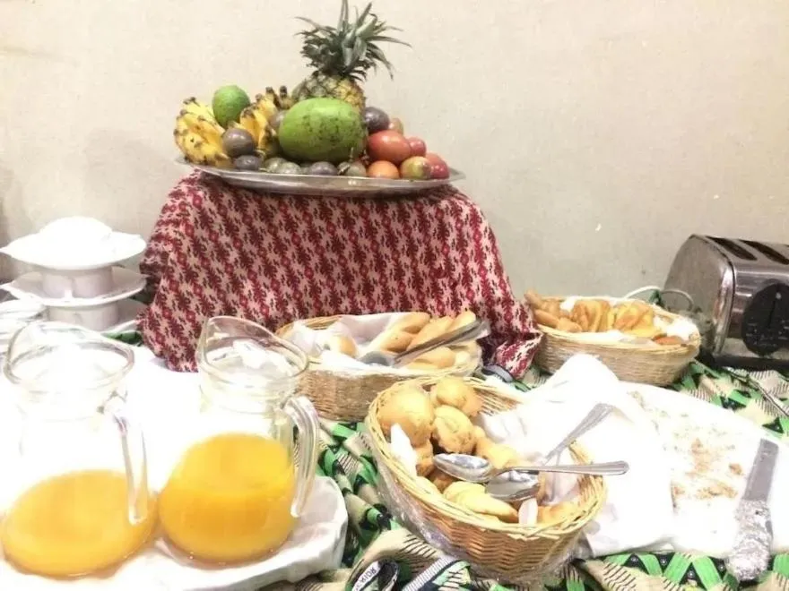 Restaurant/places to eat in Hotel Karisimbi