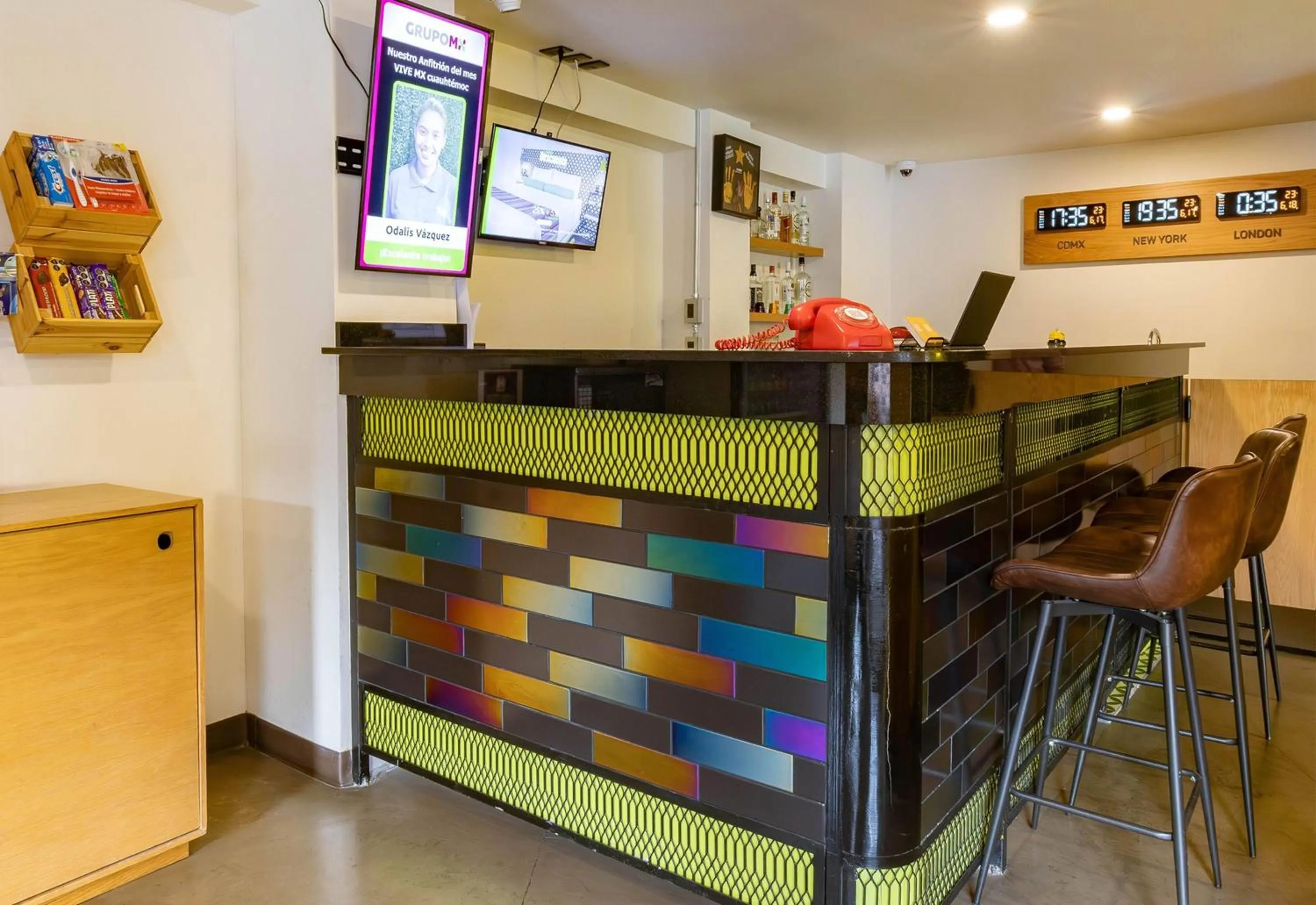 Lobby or reception in Hotel Estancias VIVE MX Cuauhtemoc, Trademark by Wyndham