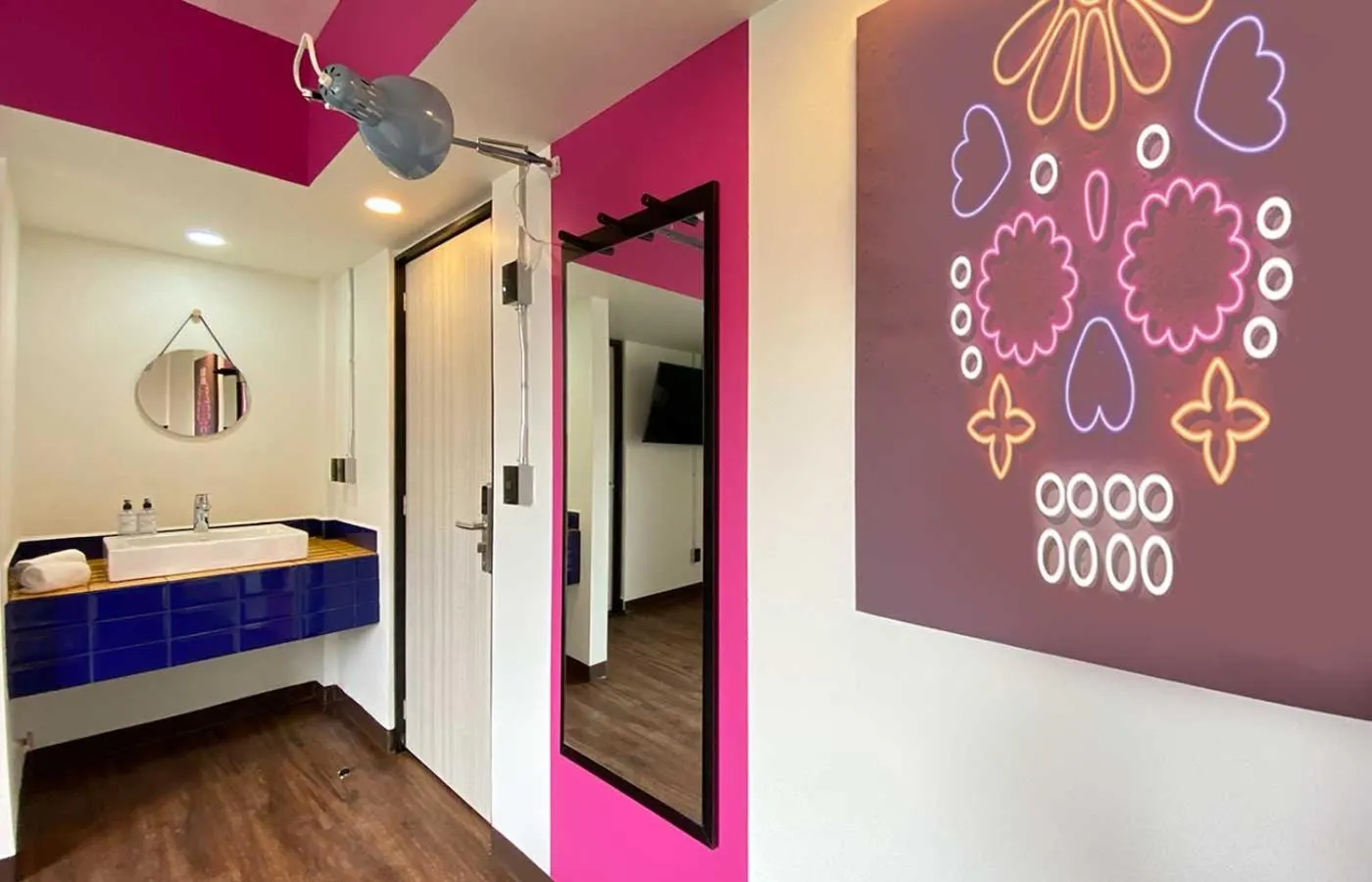 Bathroom in Hotel Estancias VIVE MX Cuauhtemoc, Trademark by Wyndham