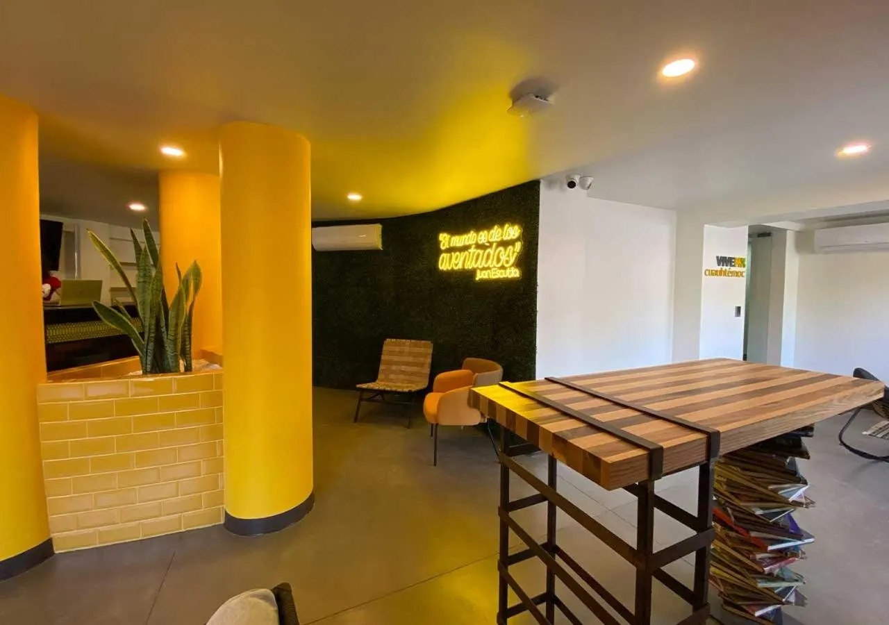 Living room in Hotel Estancias VIVE MX Cuauhtemoc, Trademark by Wyndham