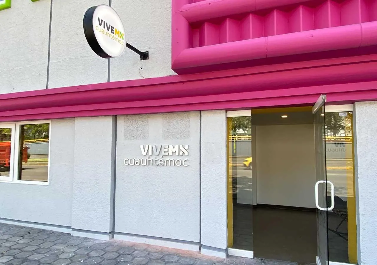 Facade/entrance in Hotel Estancias VIVE MX Cuauhtemoc, Trademark by Wyndham