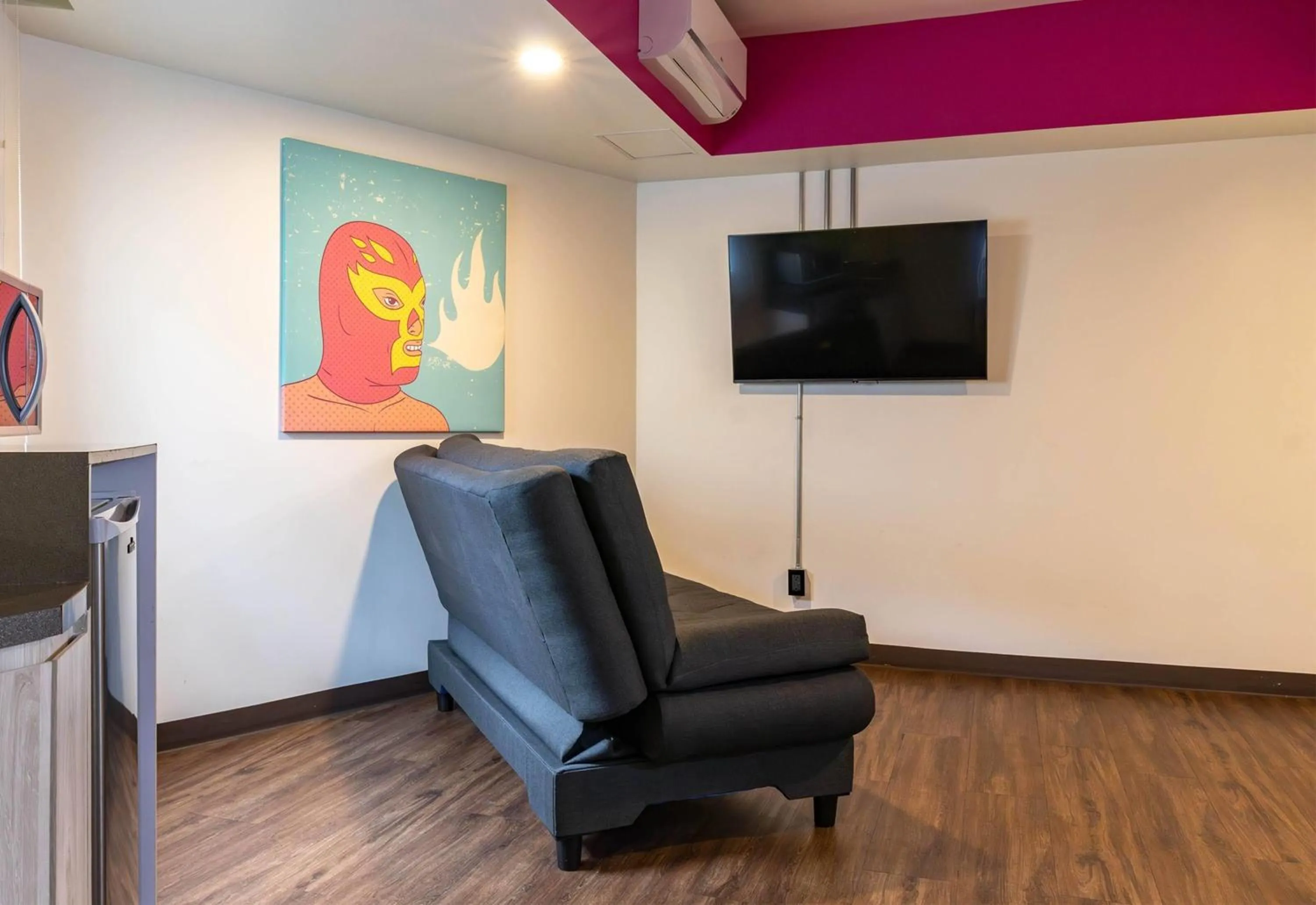 Photo of the whole room in Hotel Estancias VIVE MX Cuauhtemoc, Trademark by Wyndham