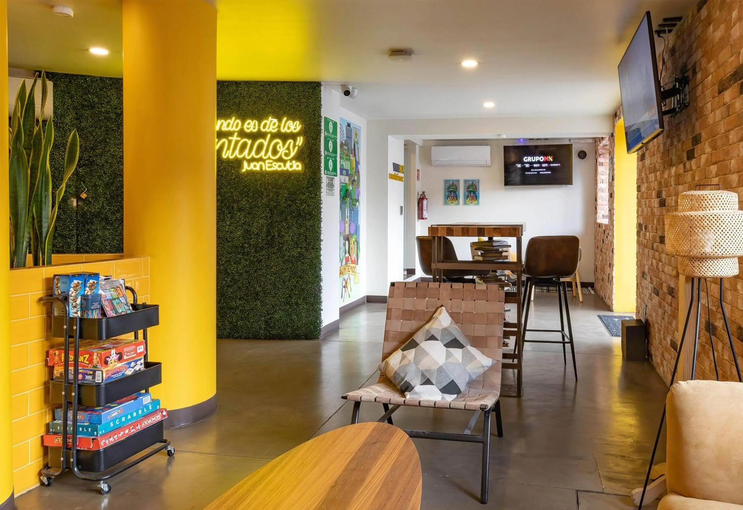 Lobby or reception in Hotel Estancias VIVE MX Cuauhtemoc, Trademark by Wyndham