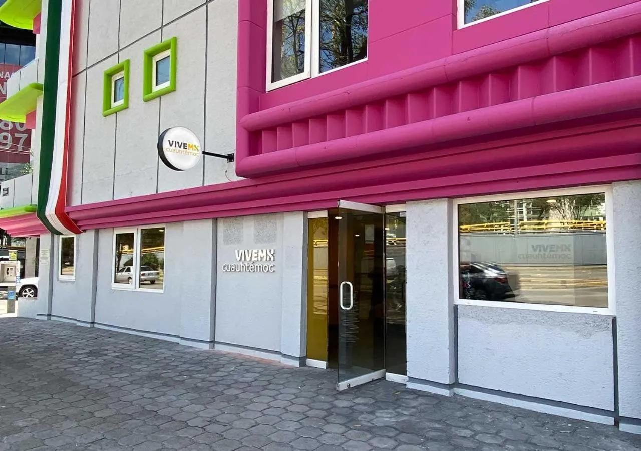 Facade/entrance in Hotel Estancias VIVE MX Cuauhtemoc, Trademark by Wyndham