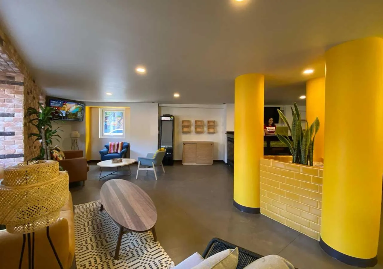 TV and multimedia in Hotel Estancias VIVE MX Cuauhtemoc, Trademark by Wyndham