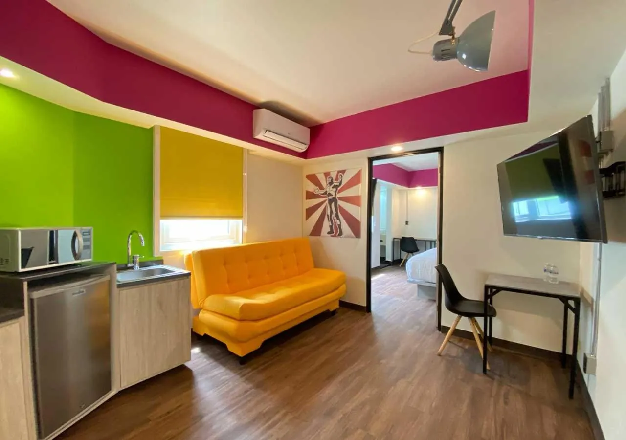 TV and multimedia in Hotel Estancias VIVE MX Cuauhtemoc, Trademark by Wyndham