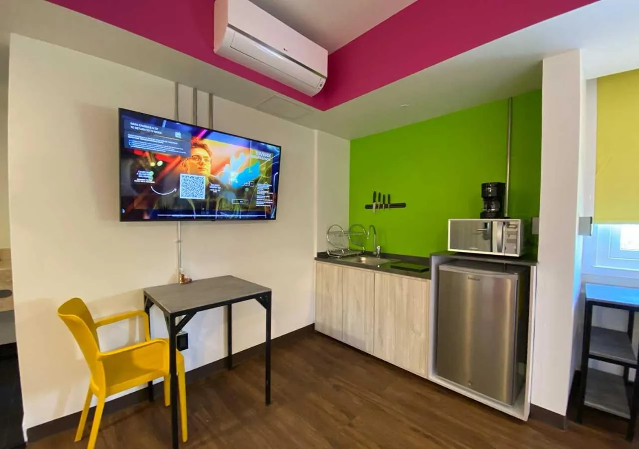 TV and multimedia in Hotel Estancias VIVE MX Cuauhtemoc, Trademark by Wyndham