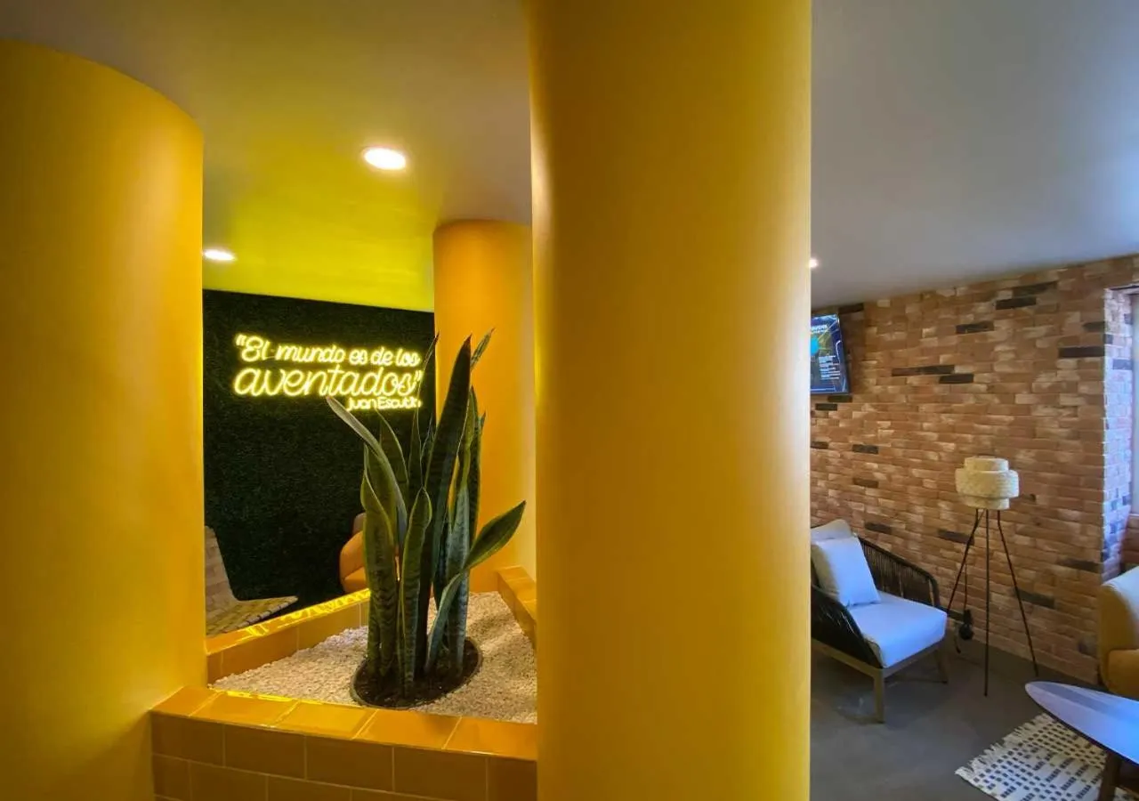 Seating area, Bed in Hotel Estancias VIVE MX Cuauhtemoc, Trademark by Wyndham