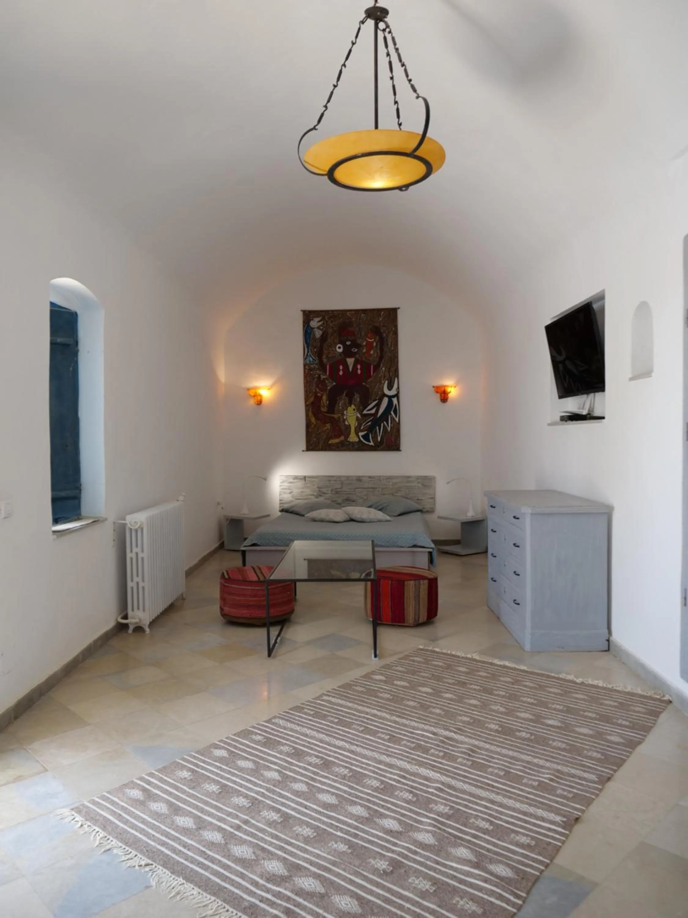 Communal lounge/ TV room, Bed in Dar Ennour Djerbahood Erriadh