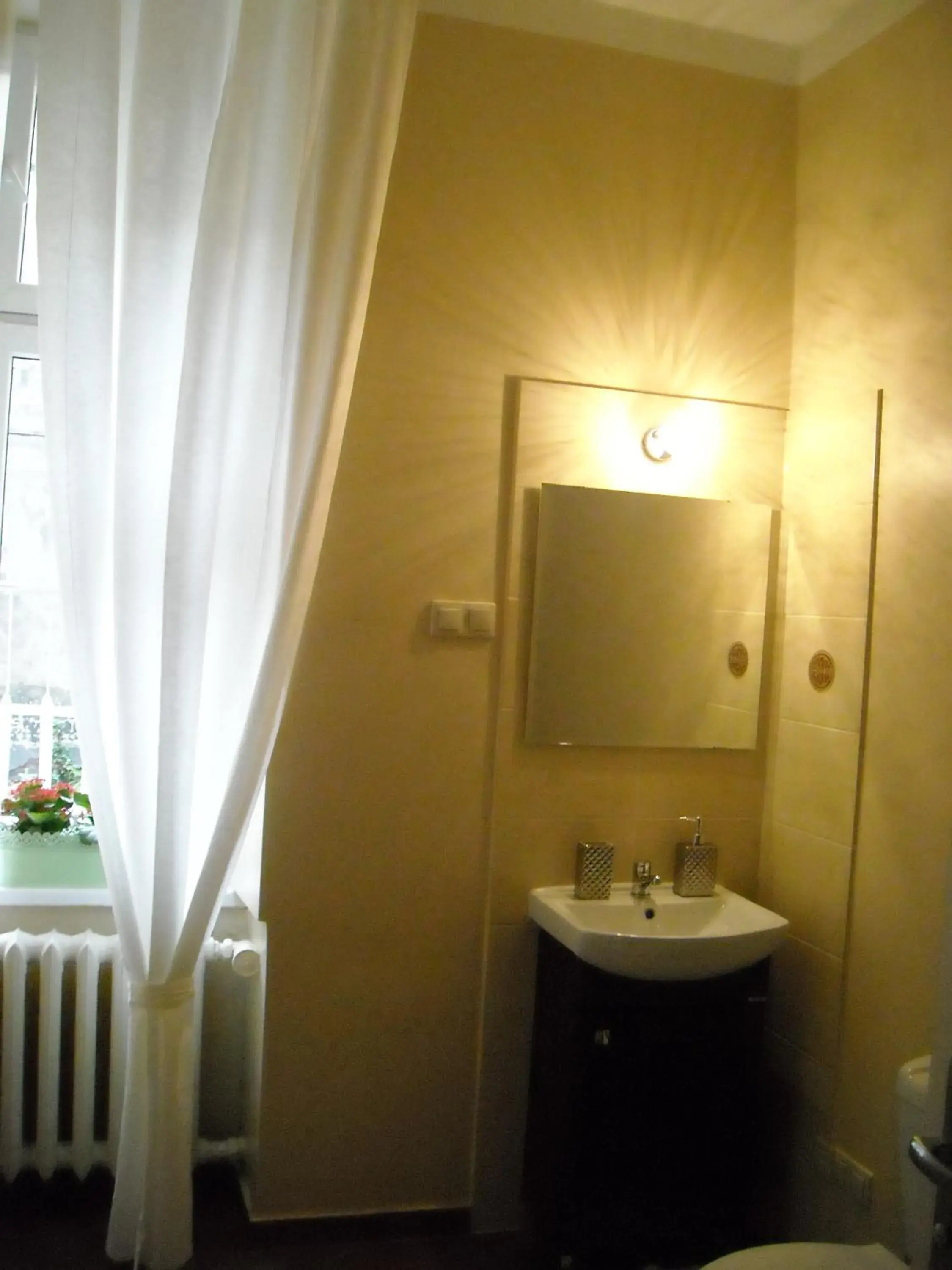 Double or Twin Room with Shared Bathroom in Words & Swords Double or Twin Room with Shared Bathroom in Words & Swords