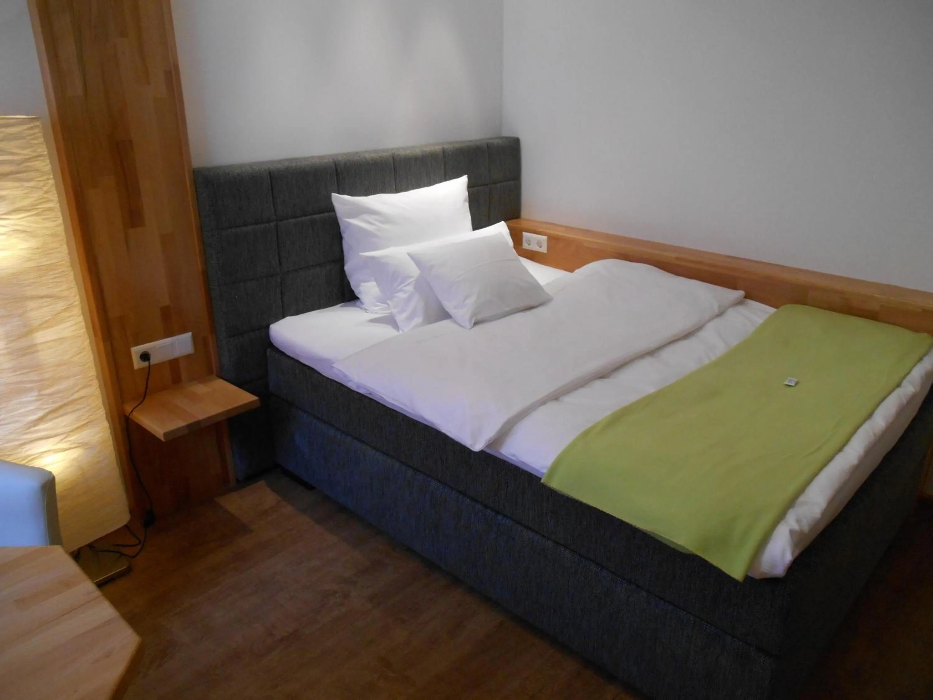 Bed in Warum ins Hotel
