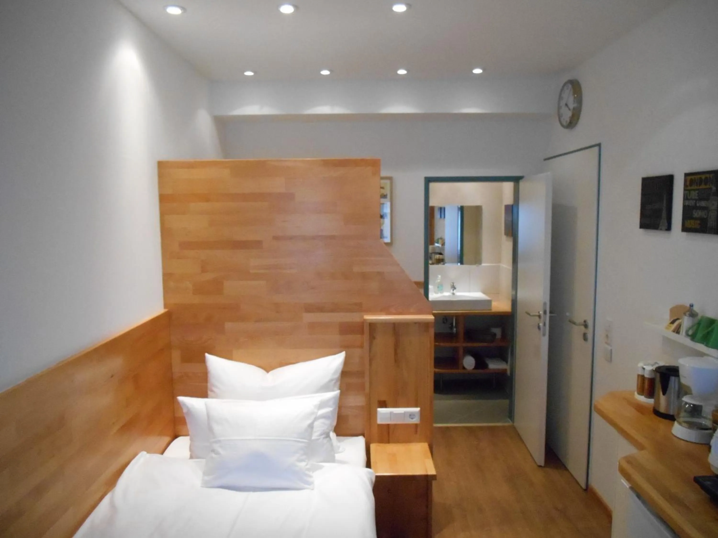 Decorative detail, Bed in Warum ins Hotel