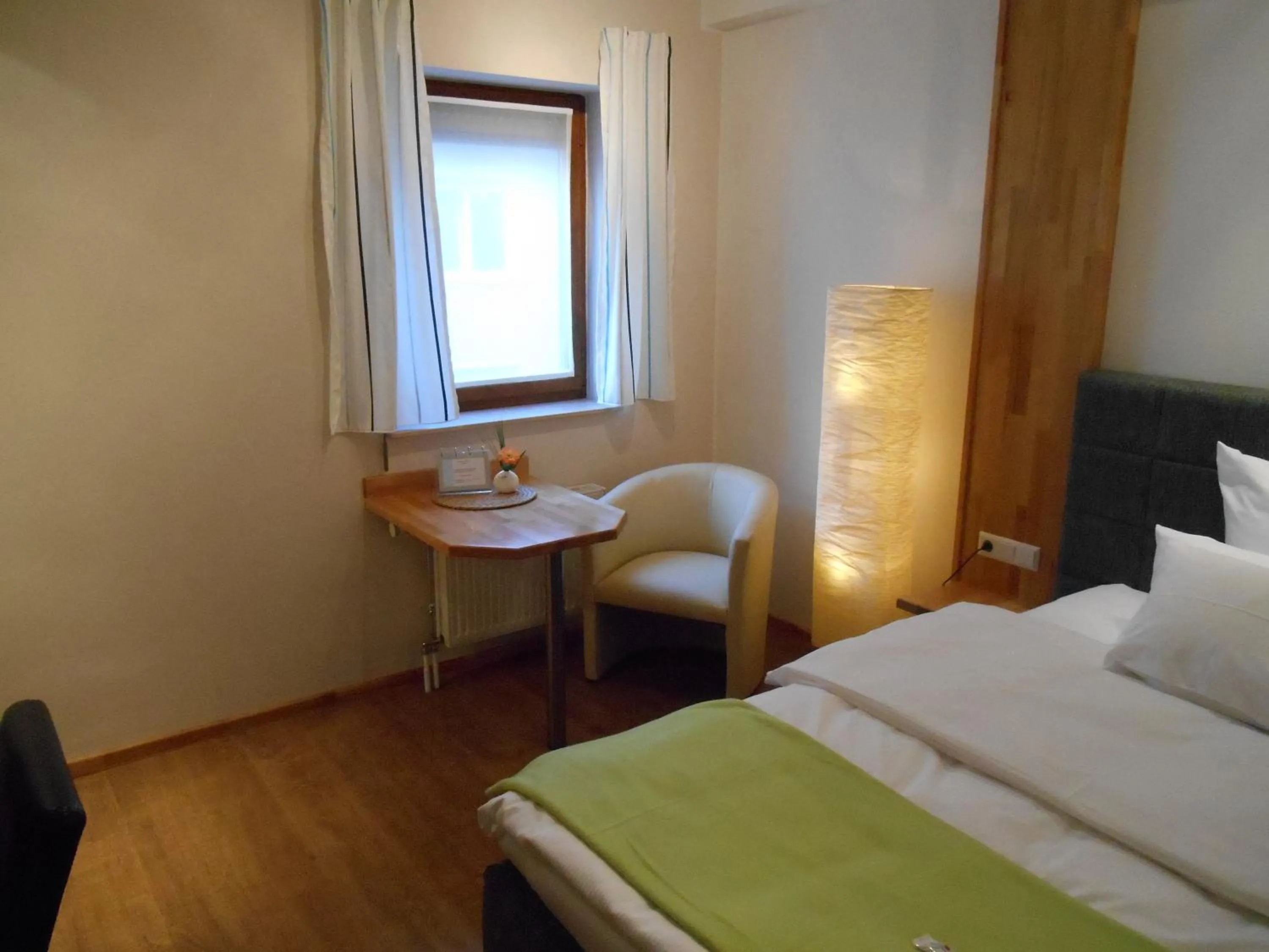 Day, Bed in Warum ins Hotel