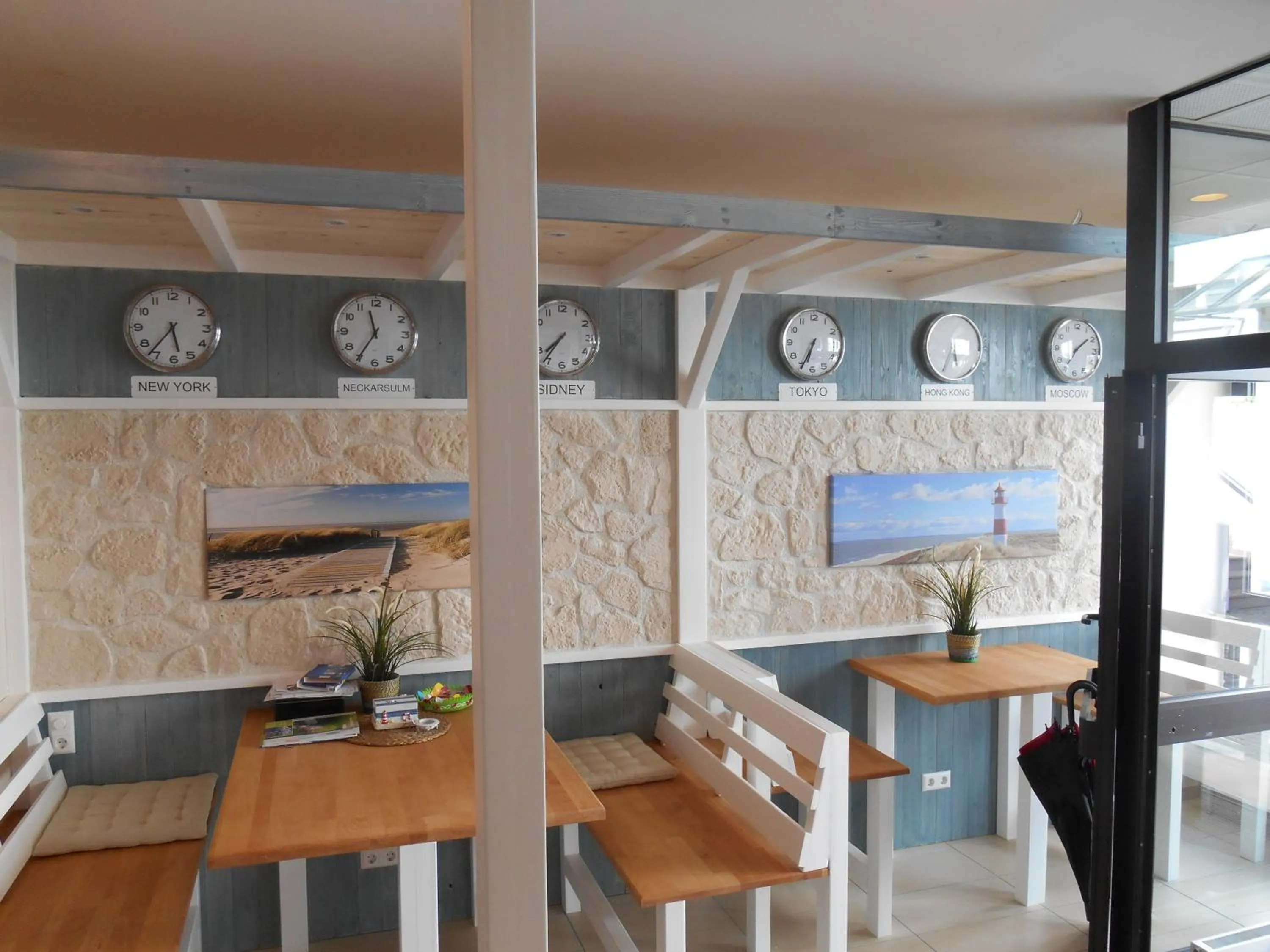 Lobby or reception in Warum ins Hotel