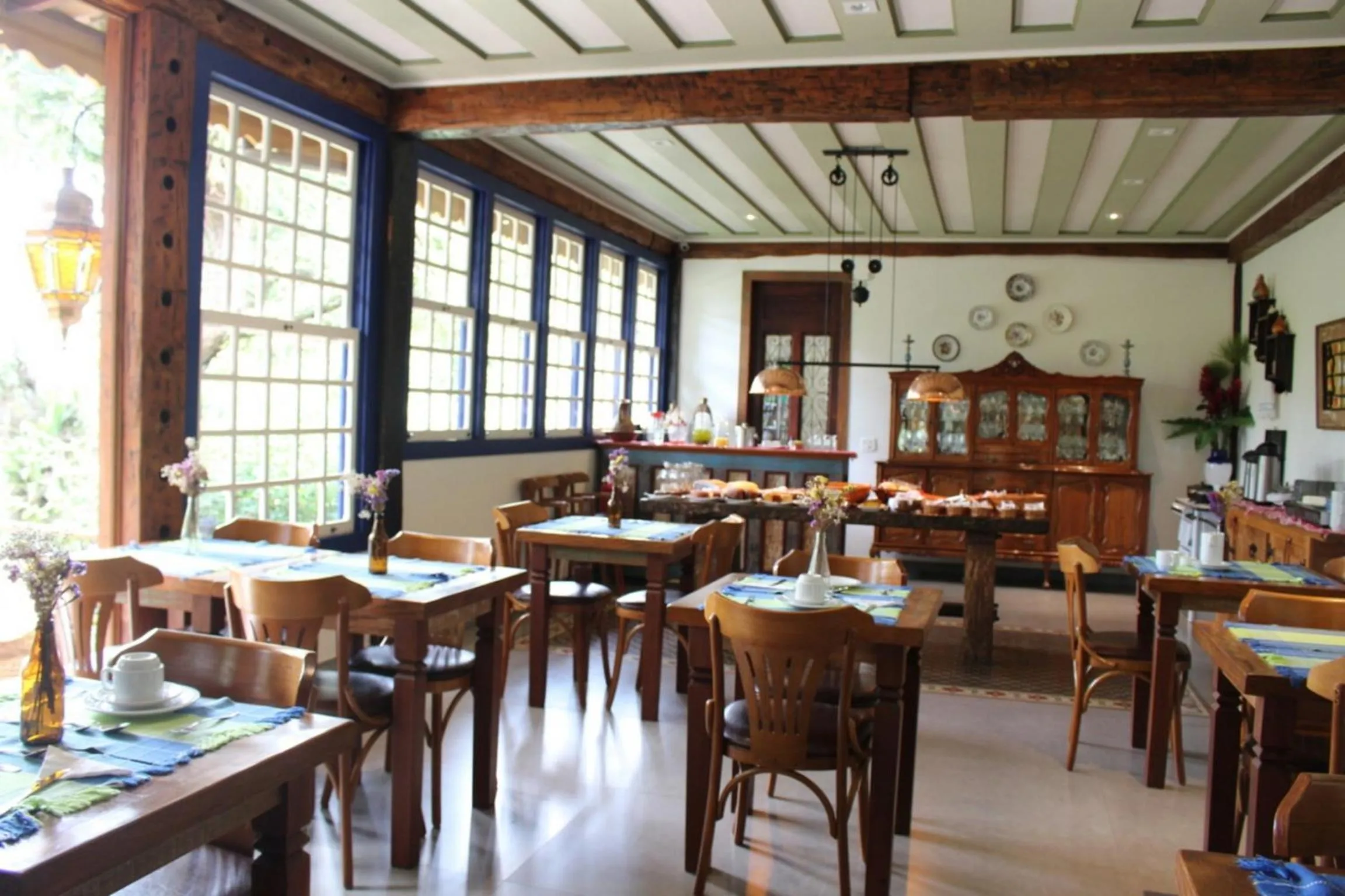 Continental breakfast in Pousada Chão de Minas