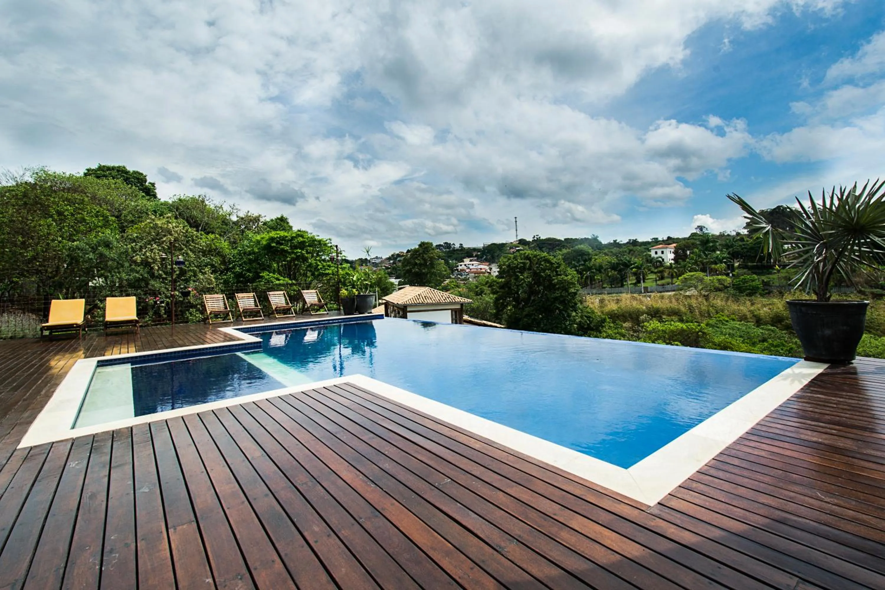 Pool view in Pousada Chão de Minas