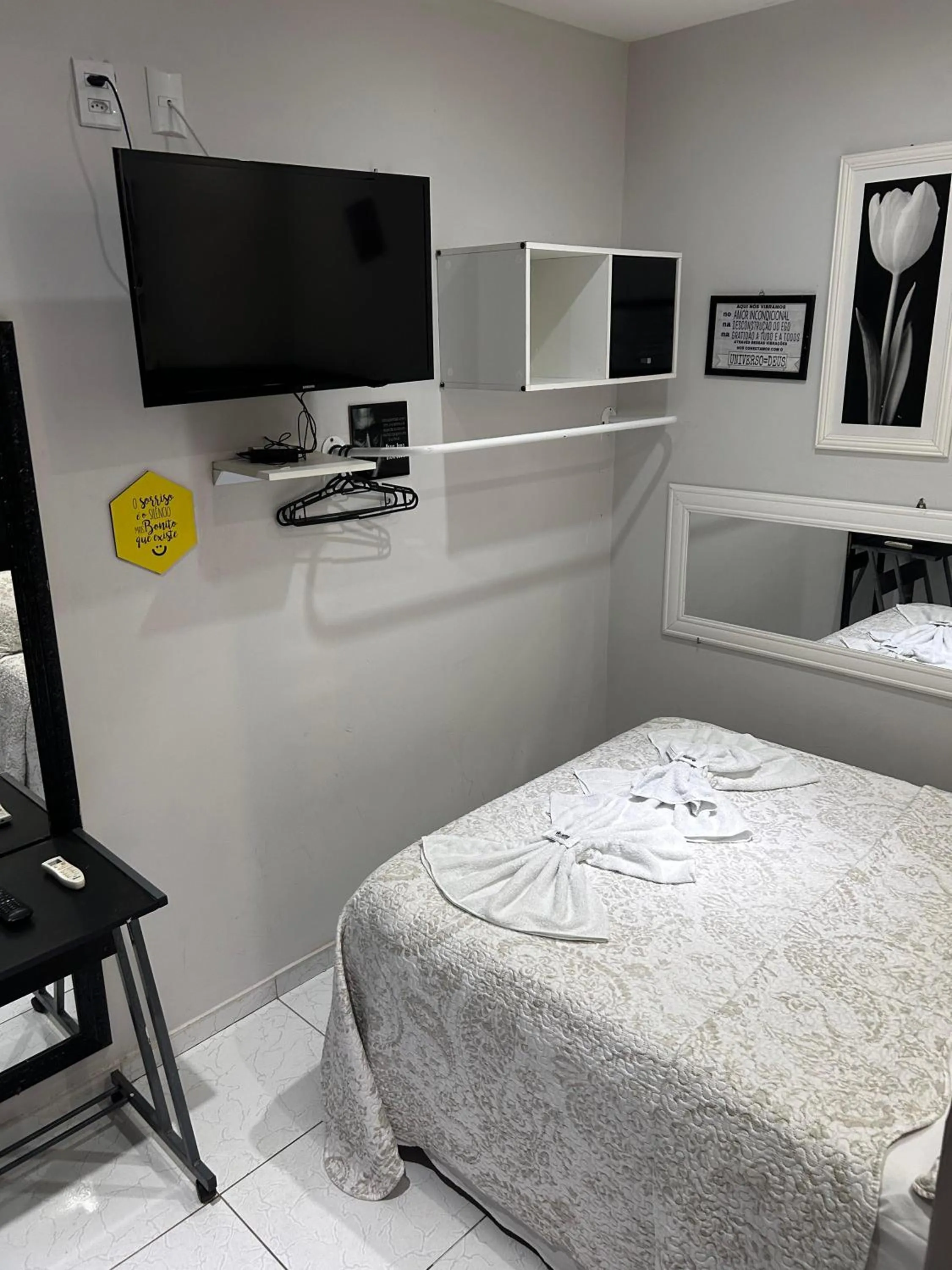 Photo of the whole room, Bed in Pousada Flor Dália