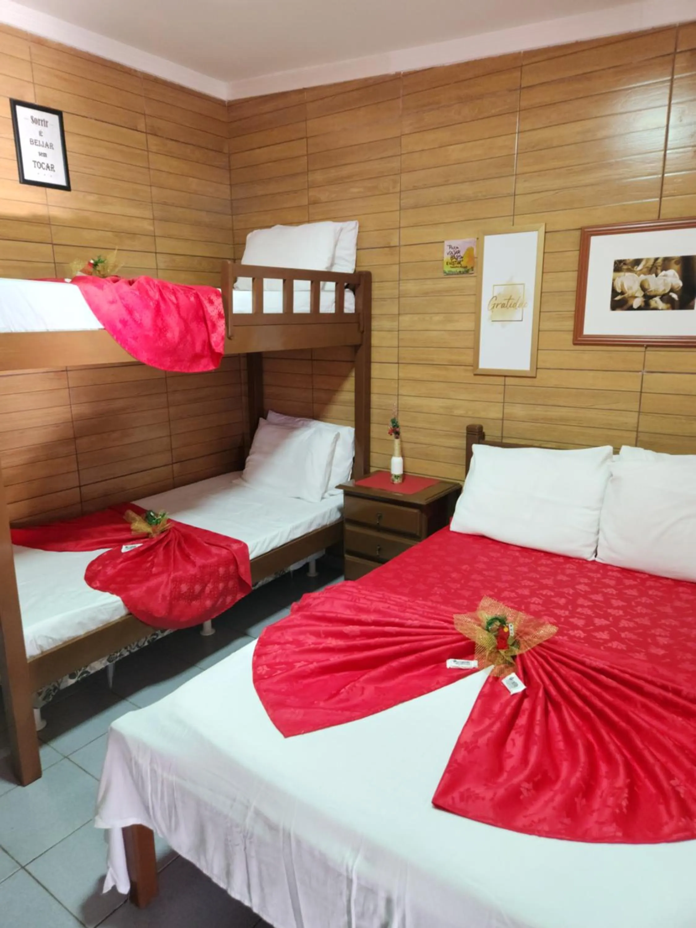 Photo of the whole room, Bed in Pousada Flor Dália