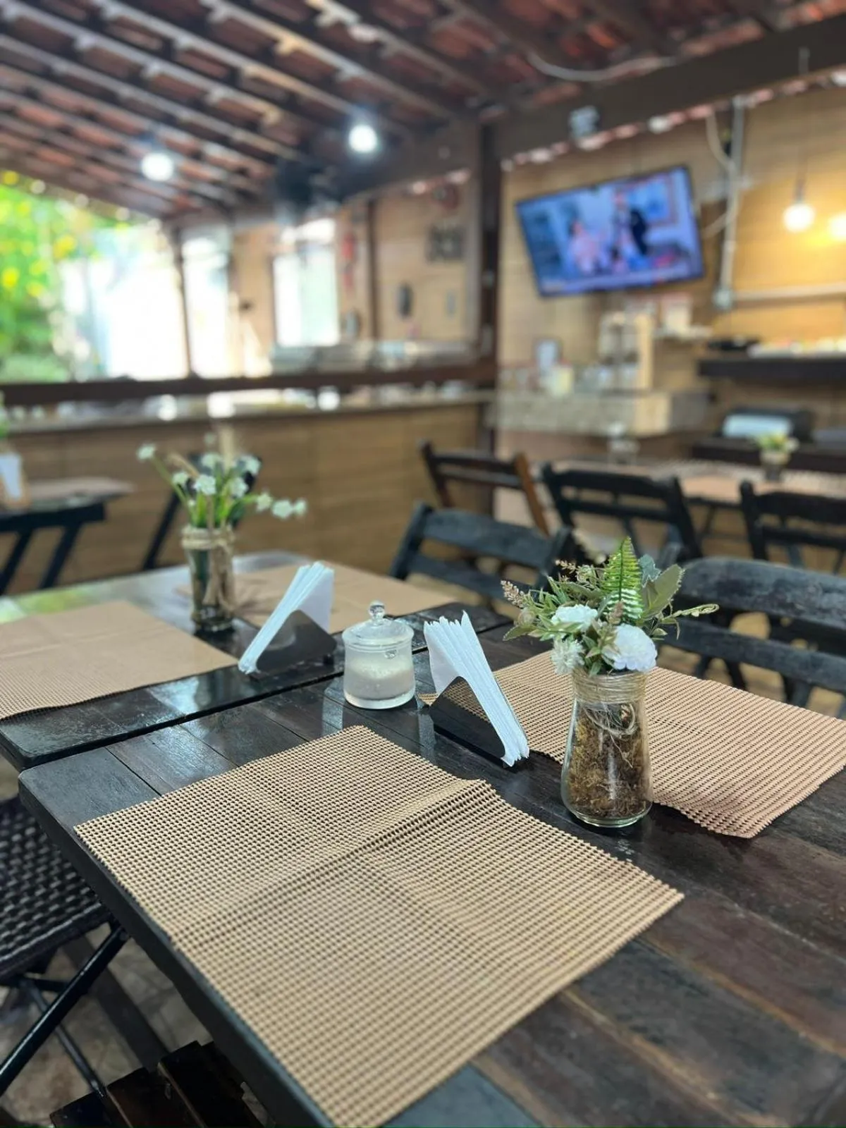 Restaurant/places to eat in Pousada Flor Dália