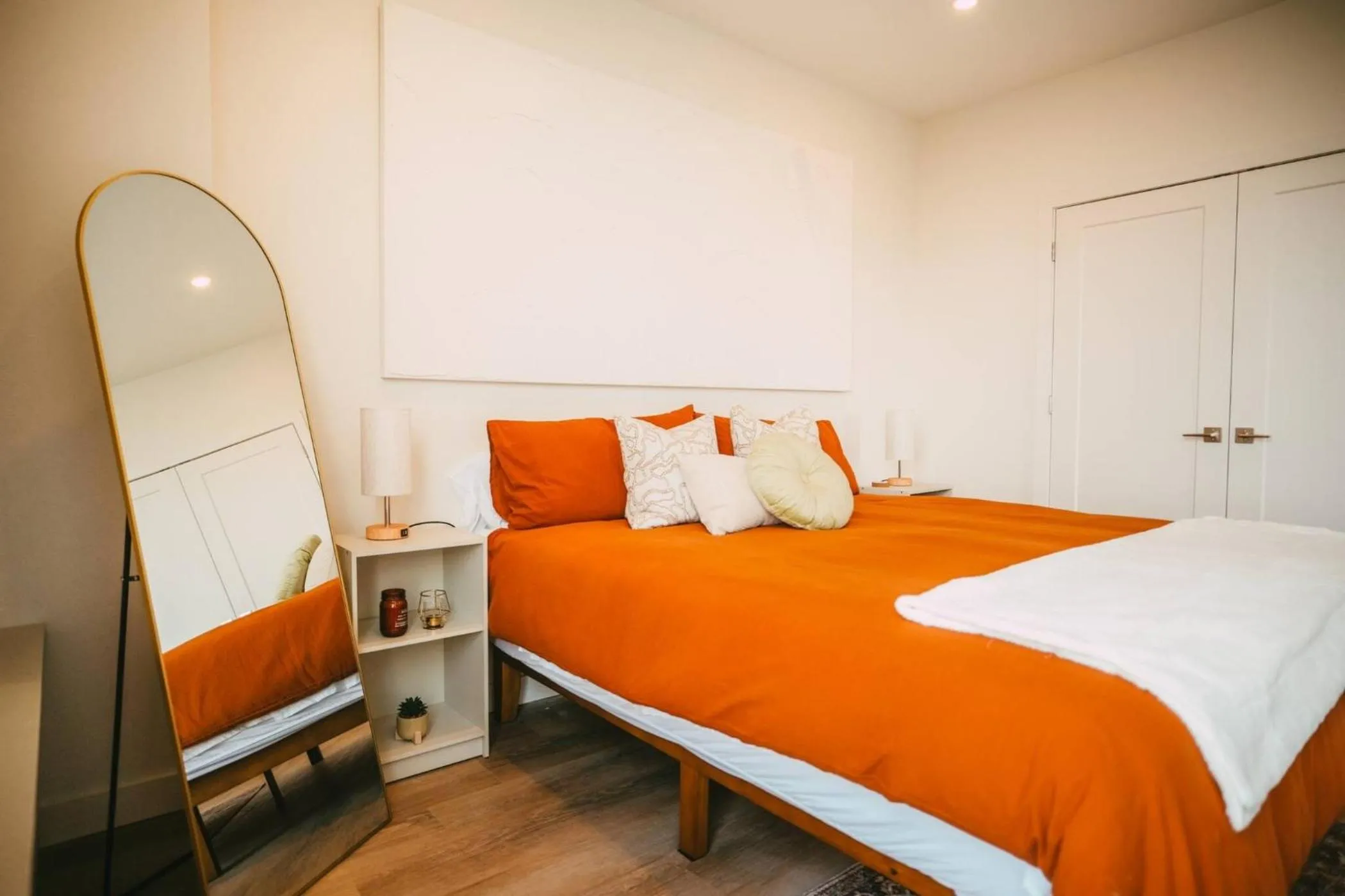 Other, Bed in Luxury 1BR Penthouse Apt In Central Halifax