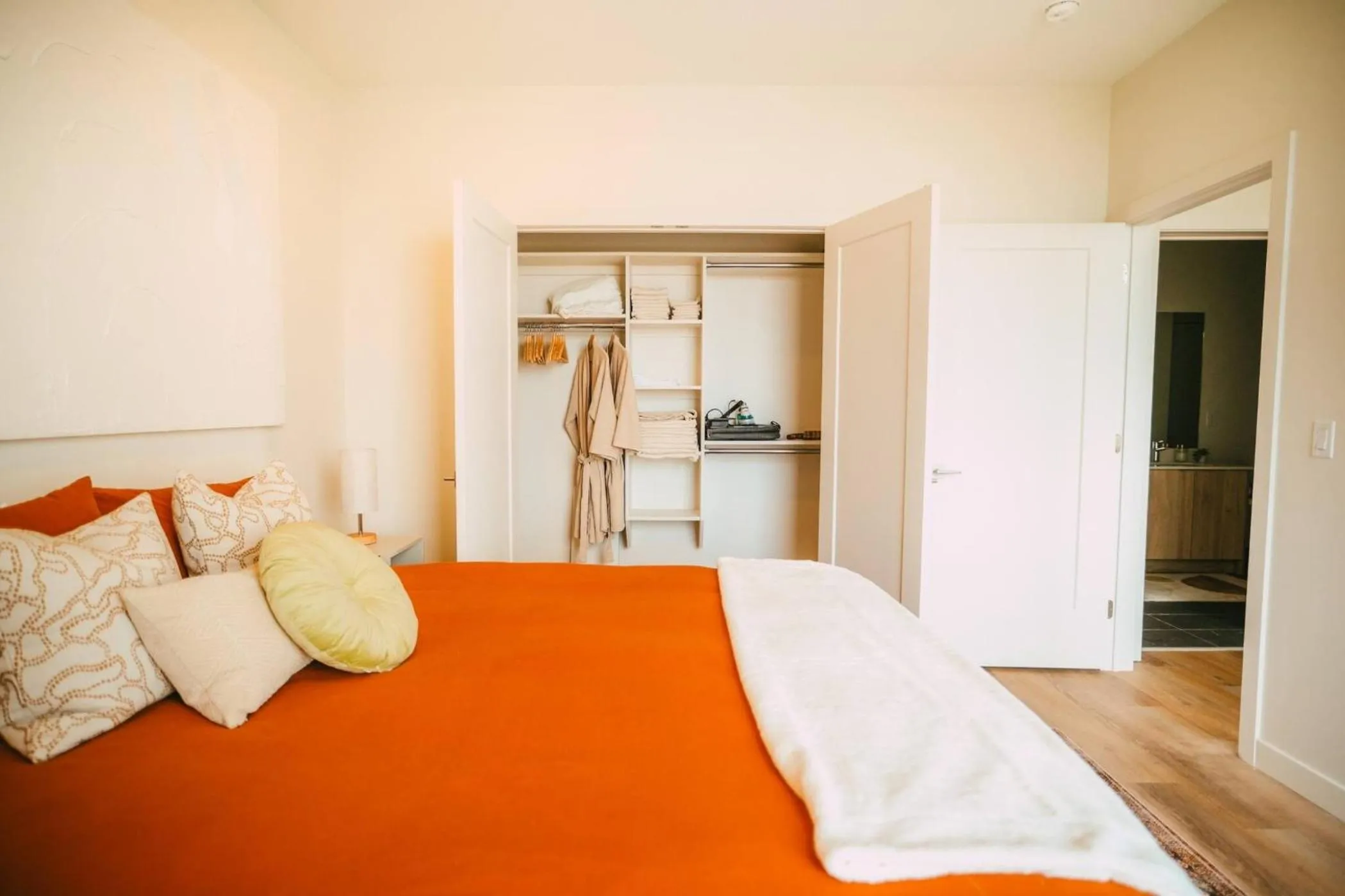 Other, Bed in Luxury 1BR Penthouse Apt In Central Halifax