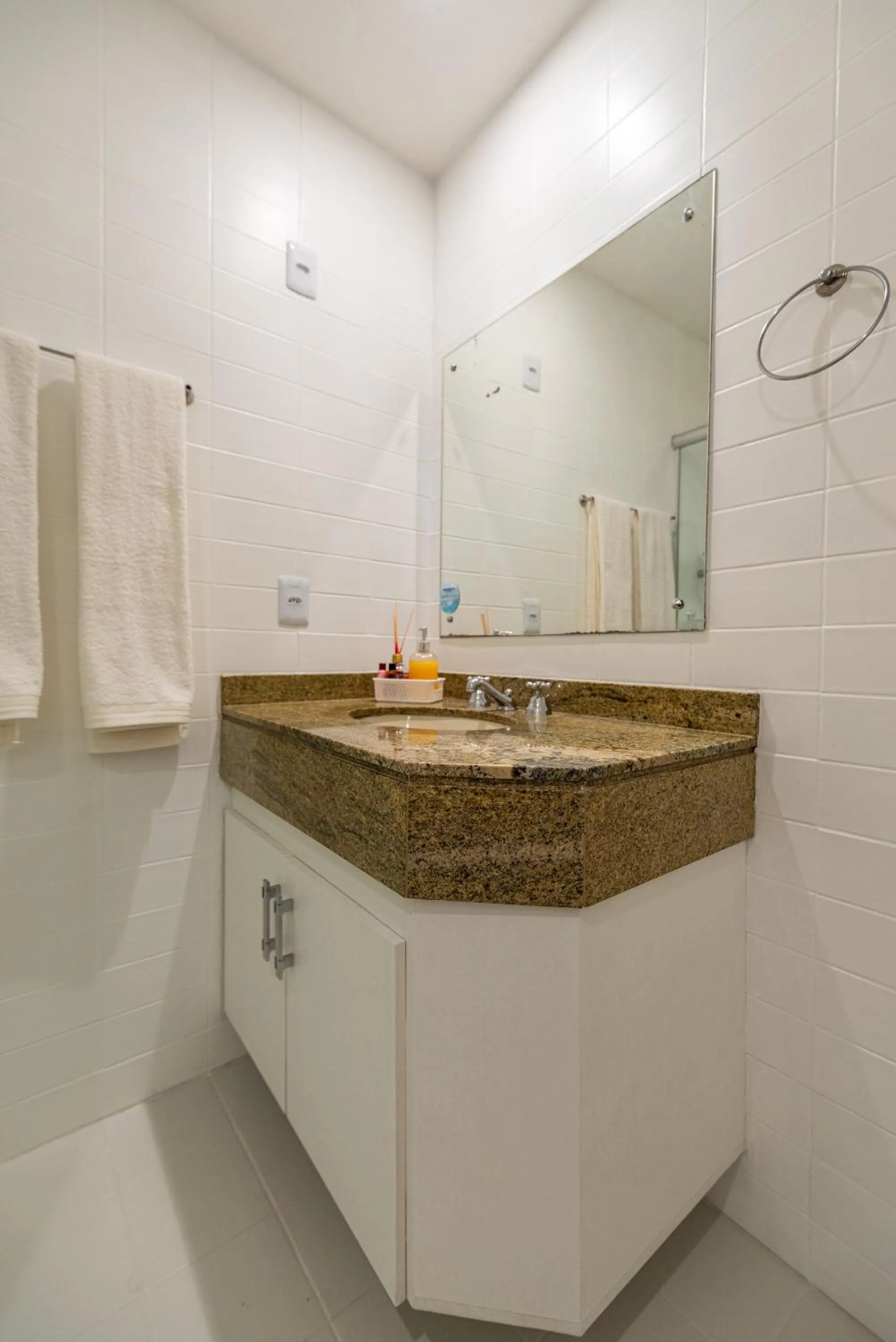 Bathroom in Metropolitan Flats