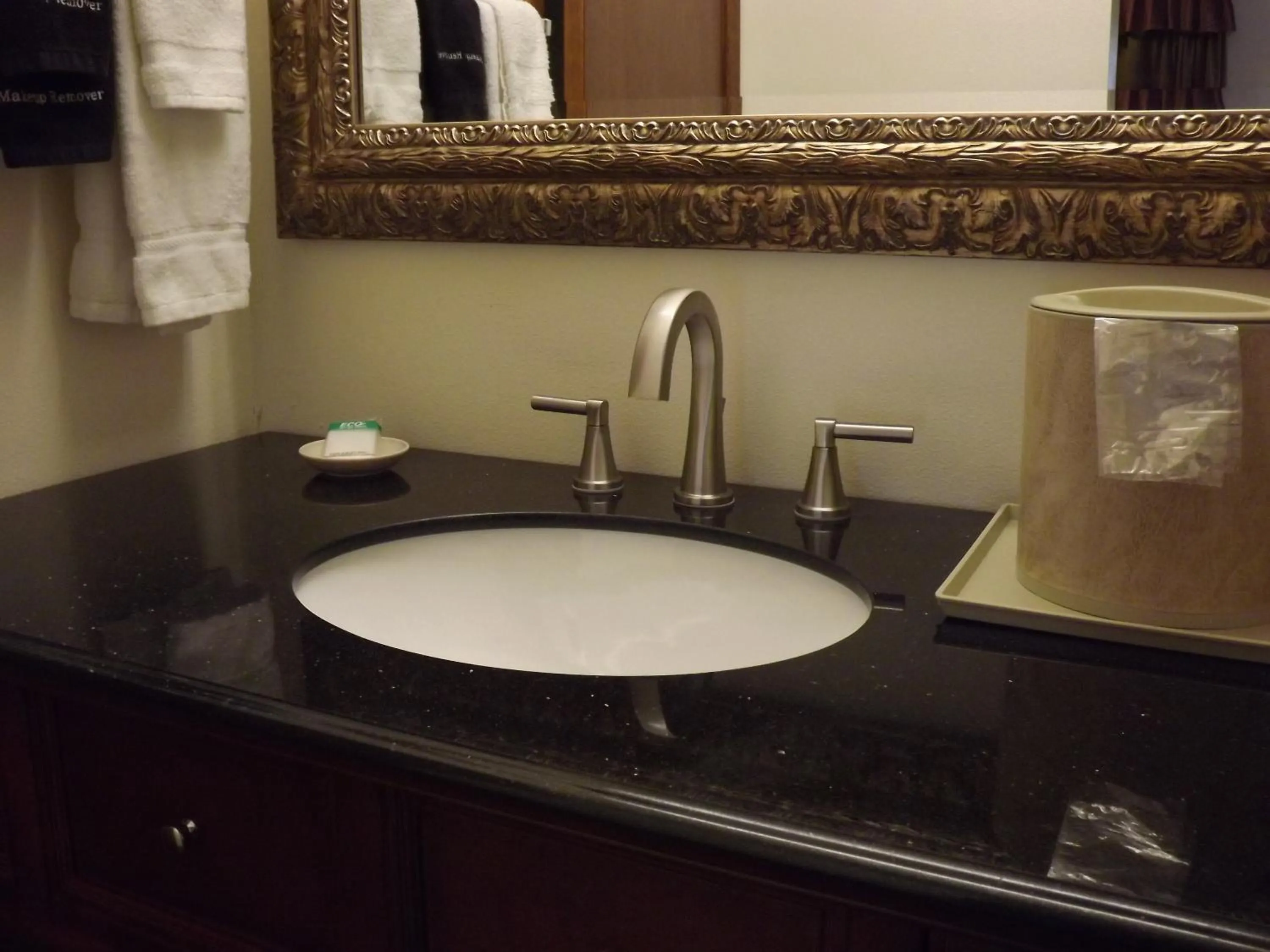 Bathroom in Crest Country Inn