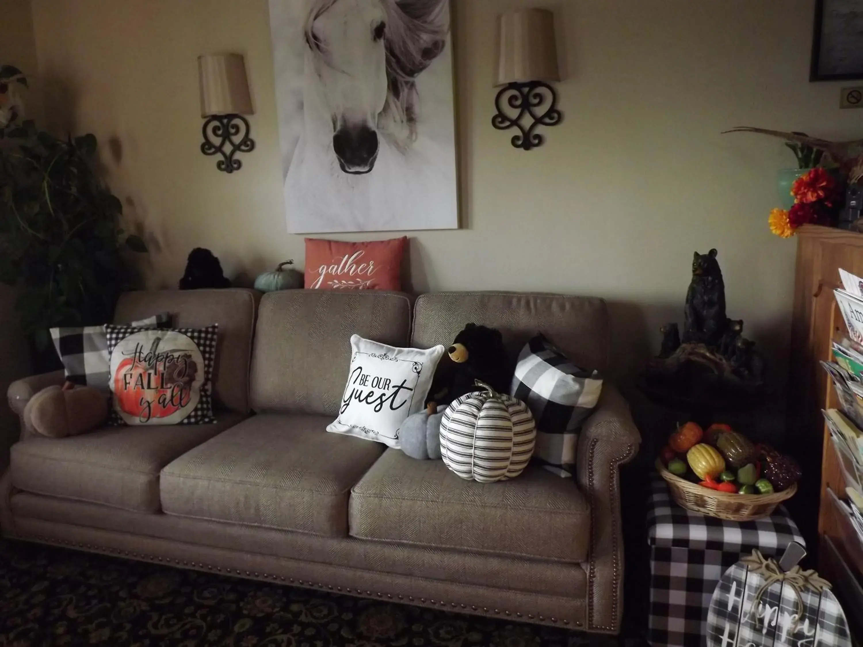 Lobby or reception in Crest Country Inn Lobby or reception in Crest Country Inn