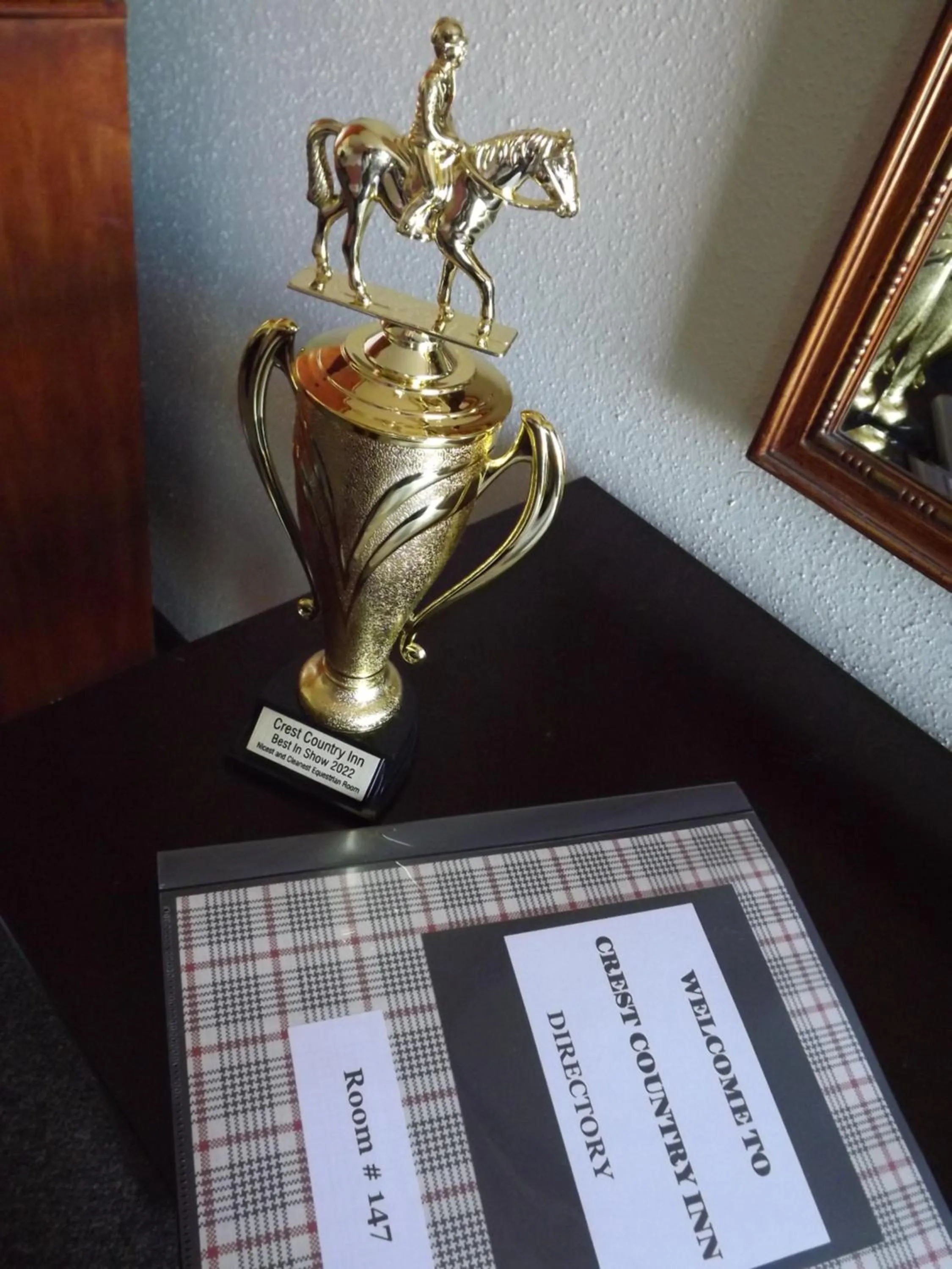 Decorative detail in Crest Country Inn