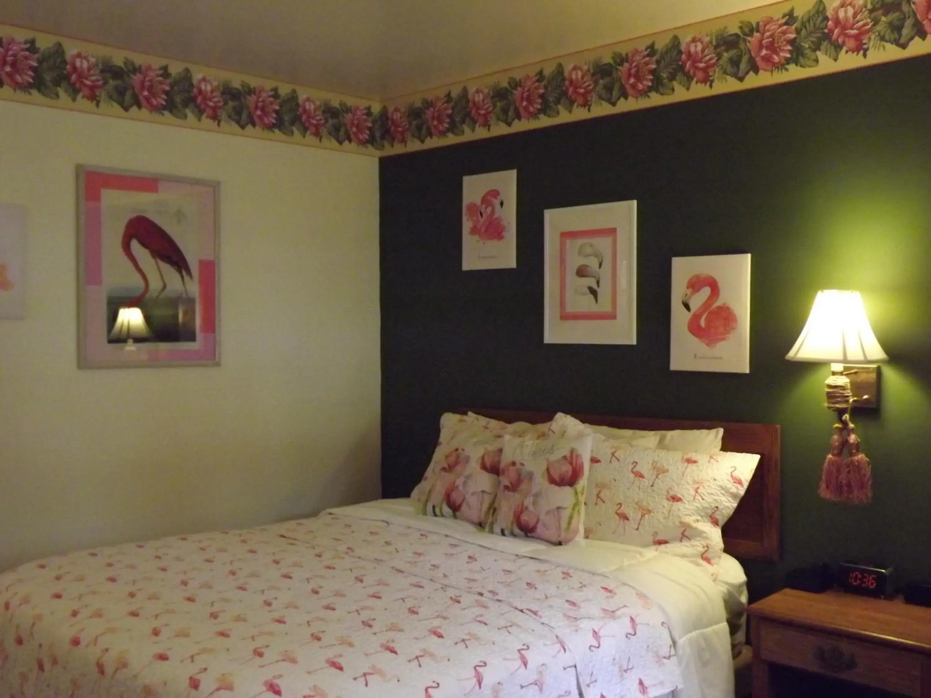 Bed in Crest Country Inn Bed in Crest Country Inn