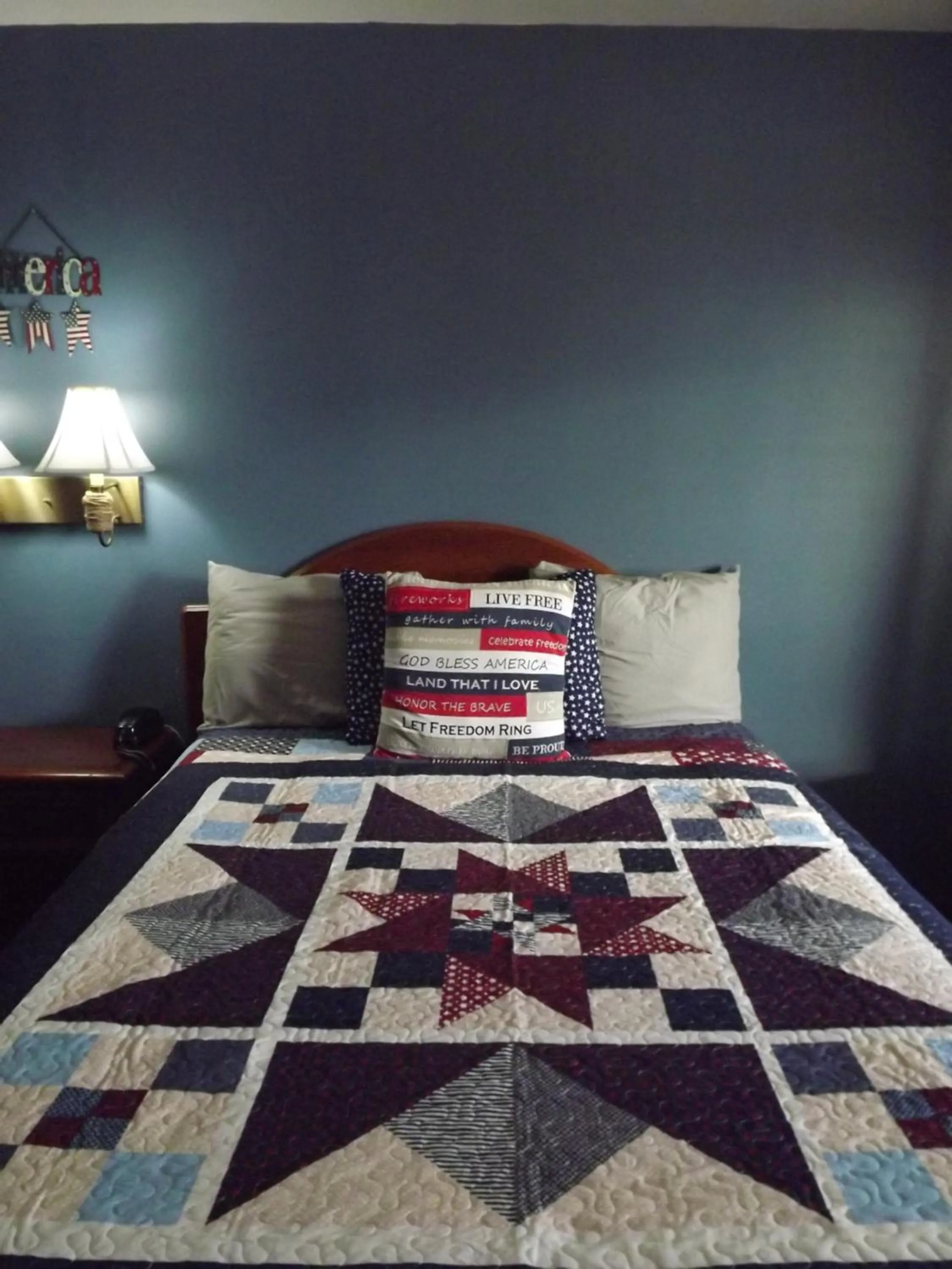 Bed in Crest Country Inn