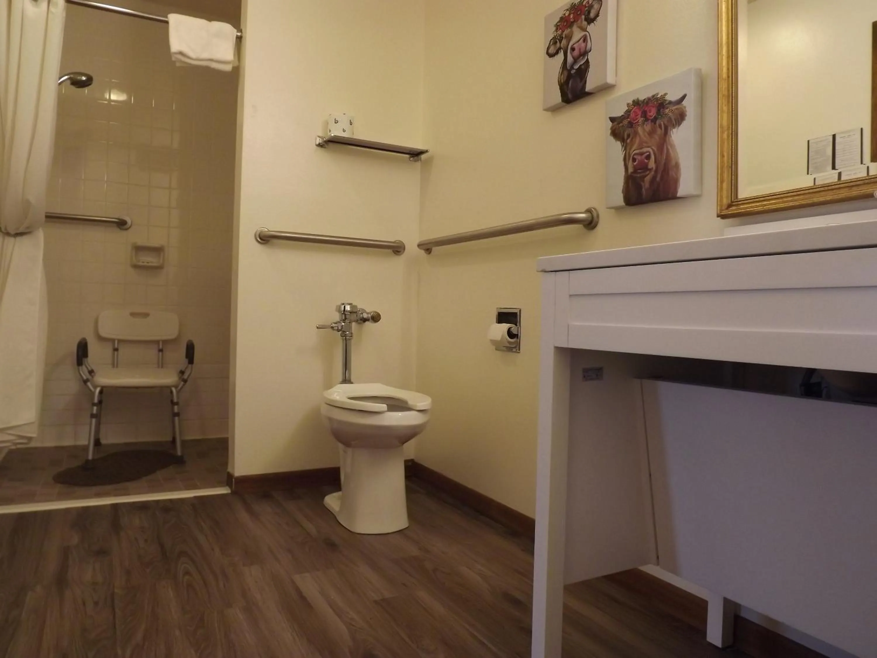 acessibility in Crest Country Inn