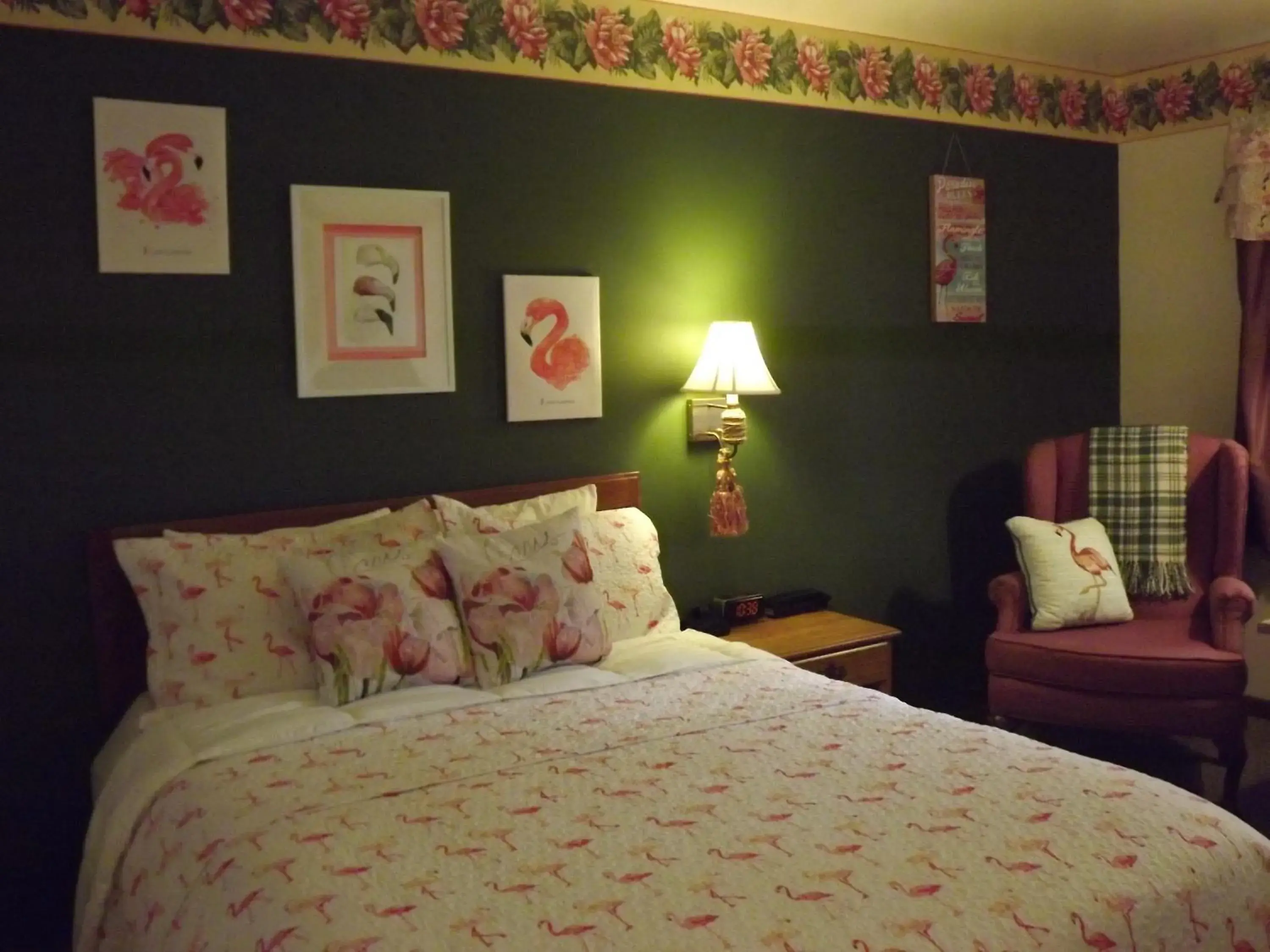 Photo of the whole room, Bed in Crest Country Inn Photo of the whole room, Bed in Crest Country Inn