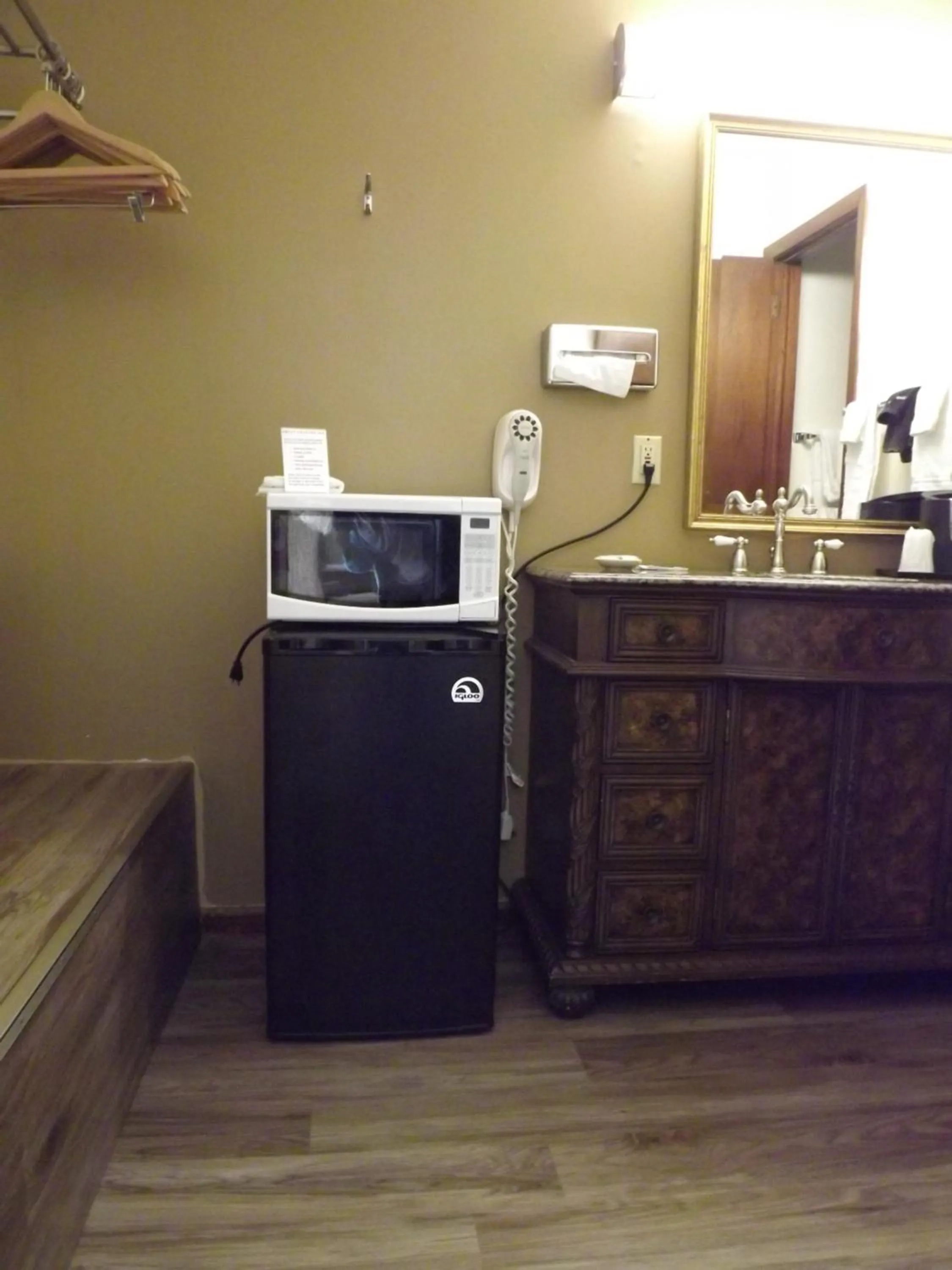 Bathroom in Crest Country Inn