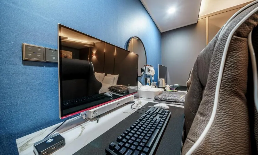 TV and multimedia in G7 Hotel