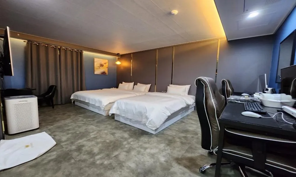 Bed in G7 Hotel