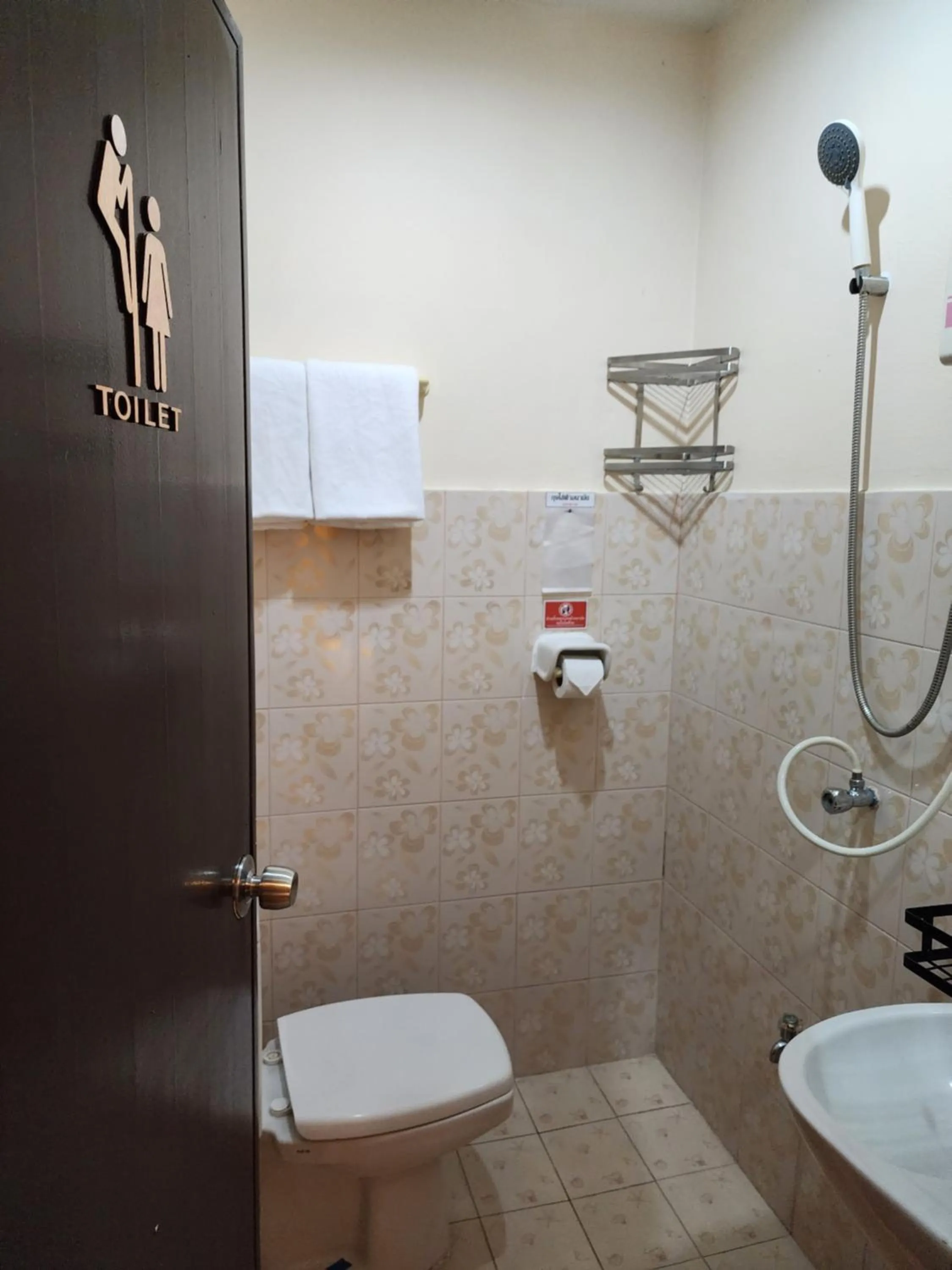 Bathroom in The Travellers House - Pet Friendly Accommodation
