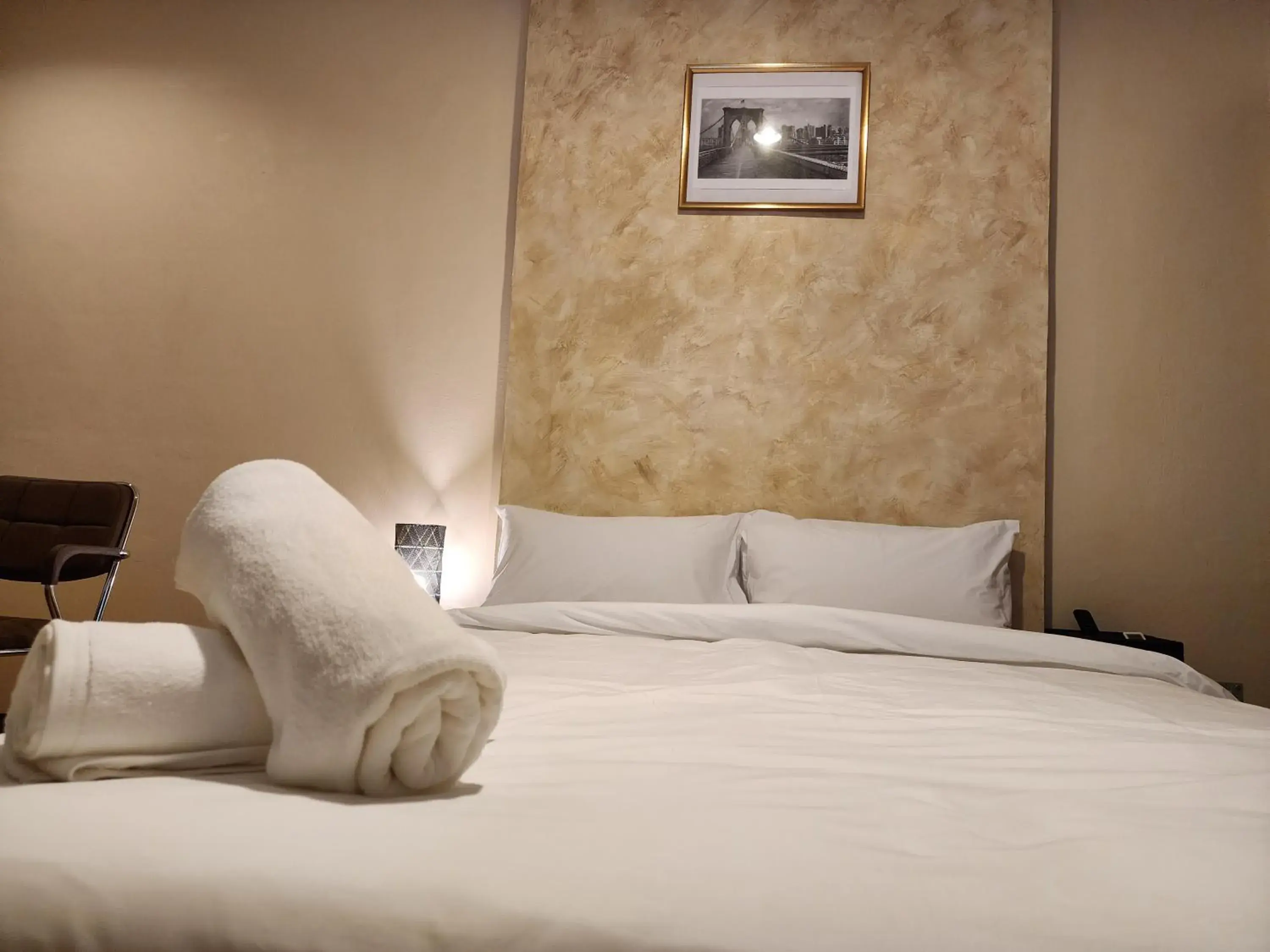 Triple Room with Shared Bathroom in The Travellers House - Pet Friendly Accommodation Triple Room with Shared Bathroom in The Travellers House - Pet Friendly Accommodation