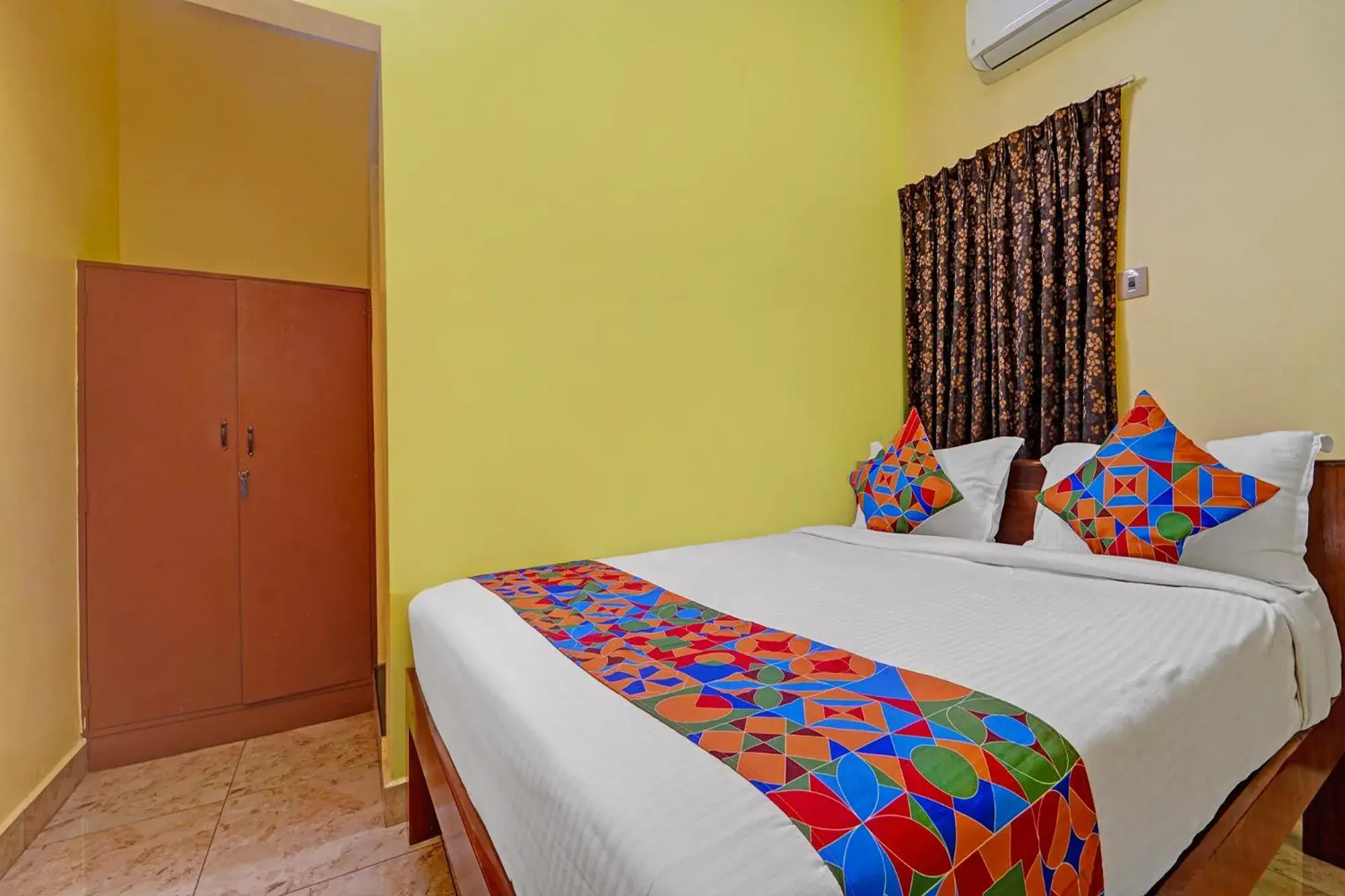 Bed in FabHotel Martine's Residency - French Colony, 5 Mins from Rock Beach Bed in FabHotel Martine's Residency - French Colony, 5 Mins from Rock Beach