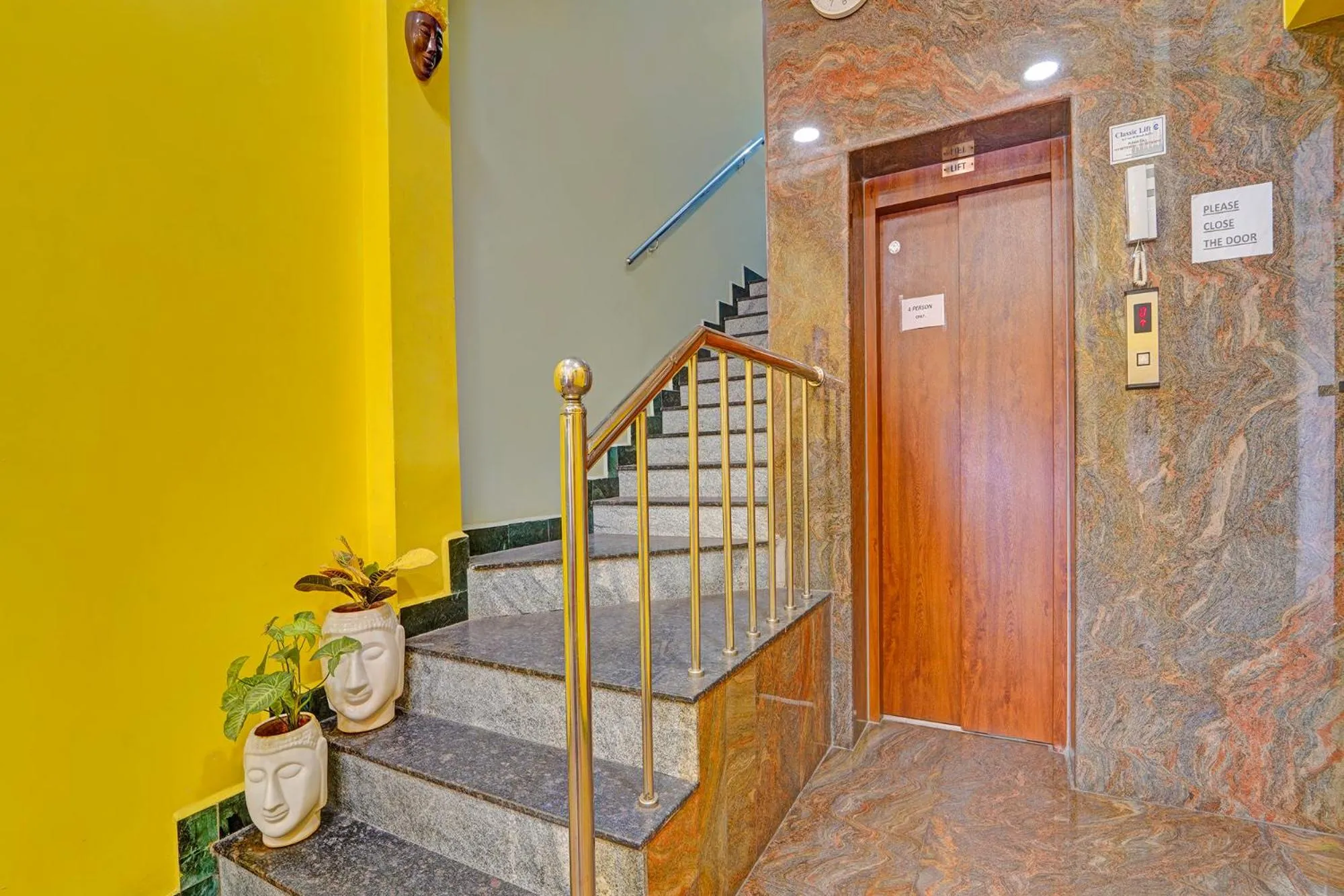 Lobby or reception in FabHotel Martine's Residency - French Colony, 5 Mins from Rock Beach