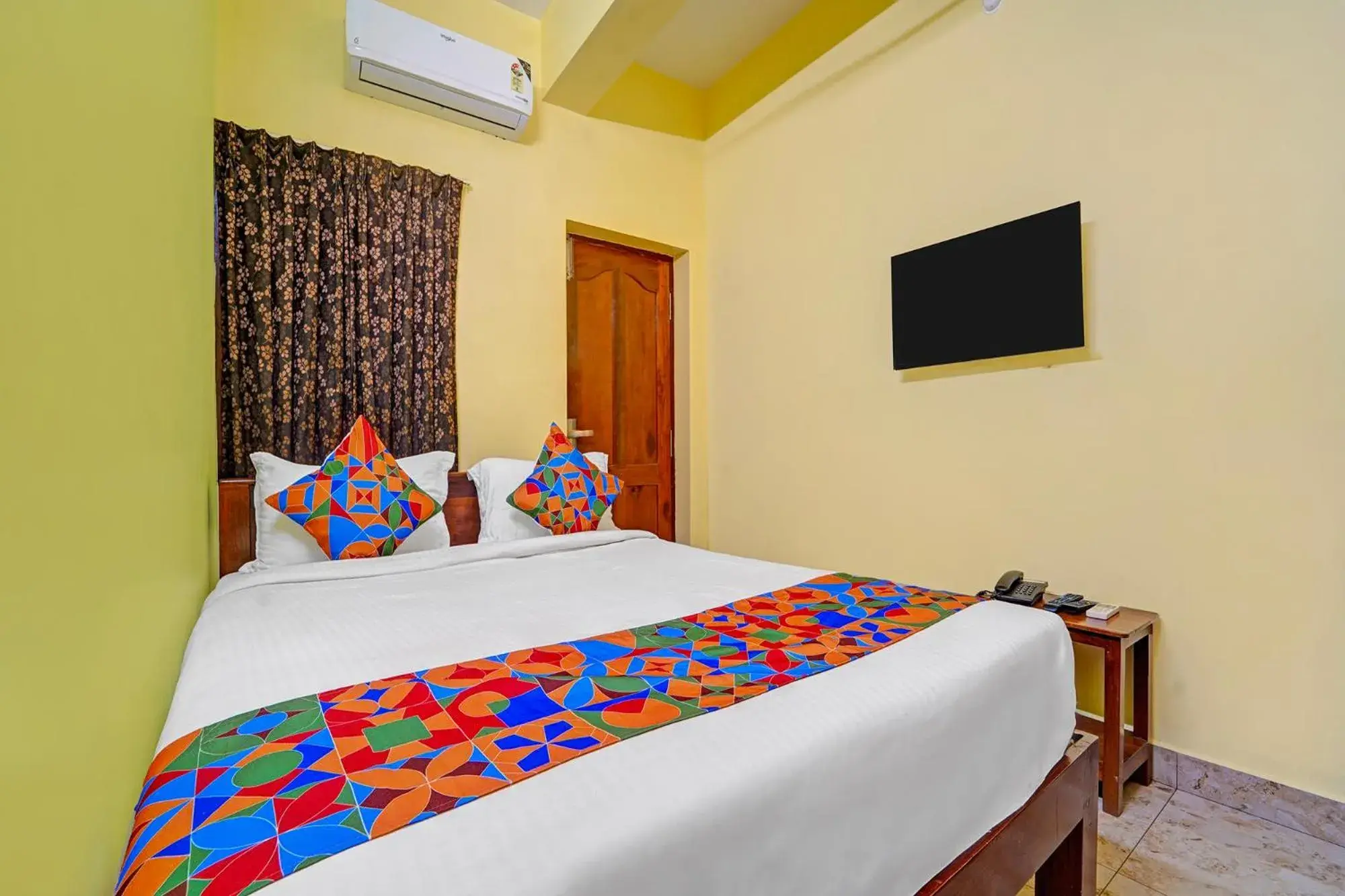 Bed in FabHotel Martine's Residency - French Colony, 5 Mins from Rock Beach Bed in FabHotel Martine's Residency - French Colony, 5 Mins from Rock Beach