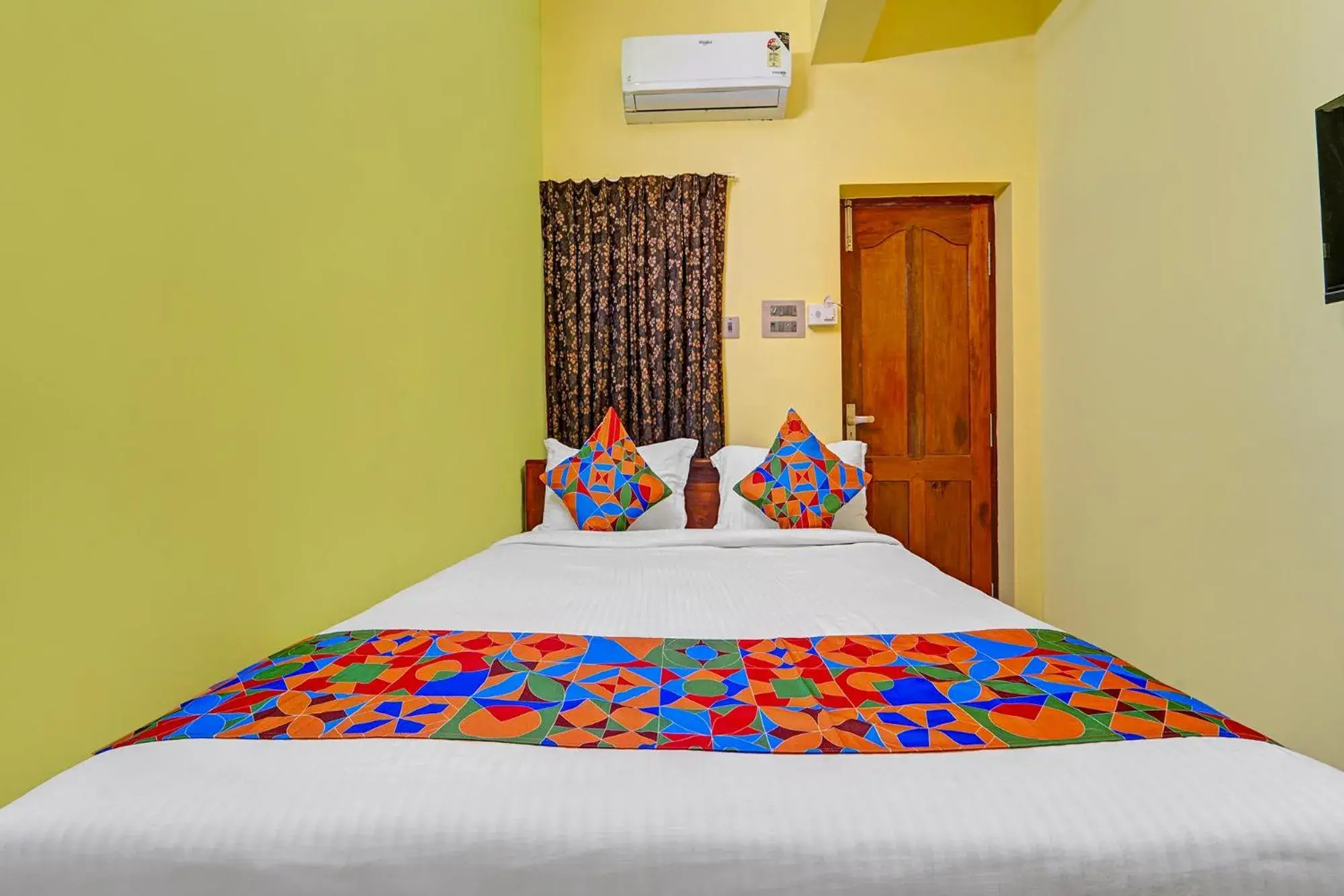 Bed in FabHotel Martine's Residency - French Colony, 5 Mins from Rock Beach Bed in FabHotel Martine's Residency - French Colony, 5 Mins from Rock Beach