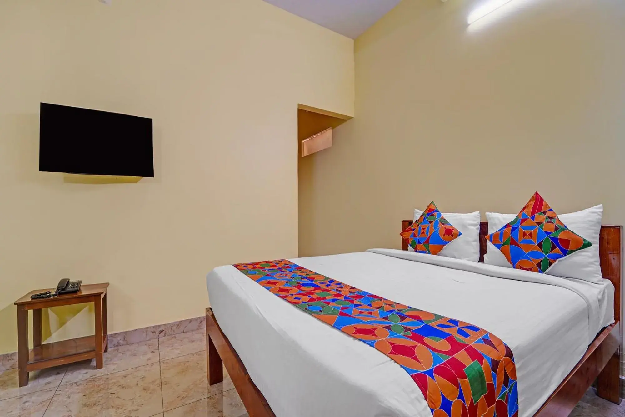 Bed in FabHotel Martine's Residency - French Colony, 5 Mins from Rock Beach Bed in FabHotel Martine's Residency - French Colony, 5 Mins from Rock Beach