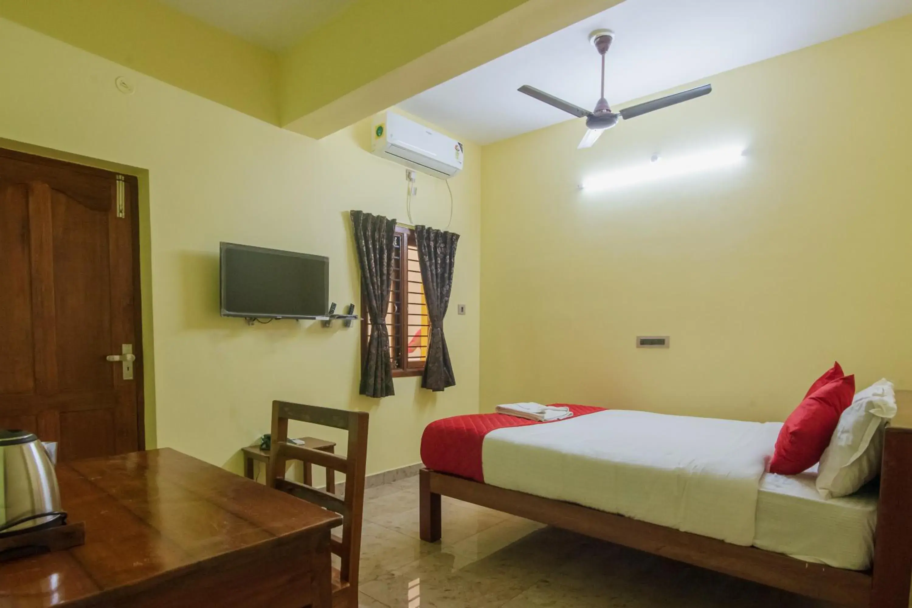 Bed in Martine's Residency Bed in Martine's Residency